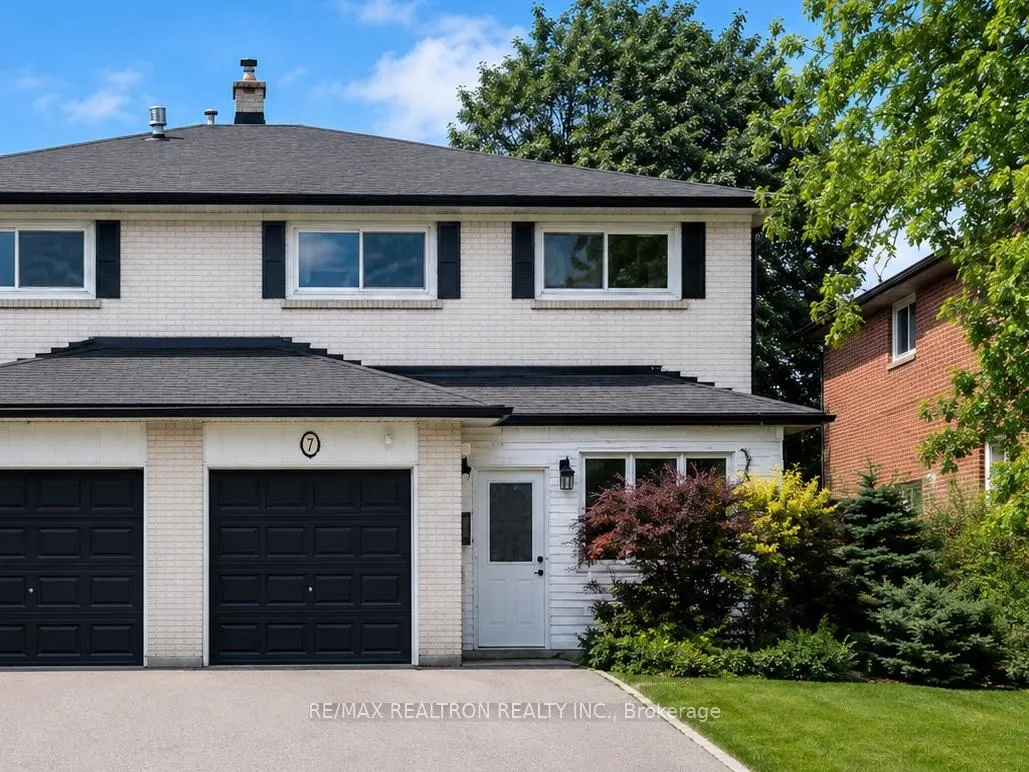 Photo of Unit B, 7 Fontainbleau Drive