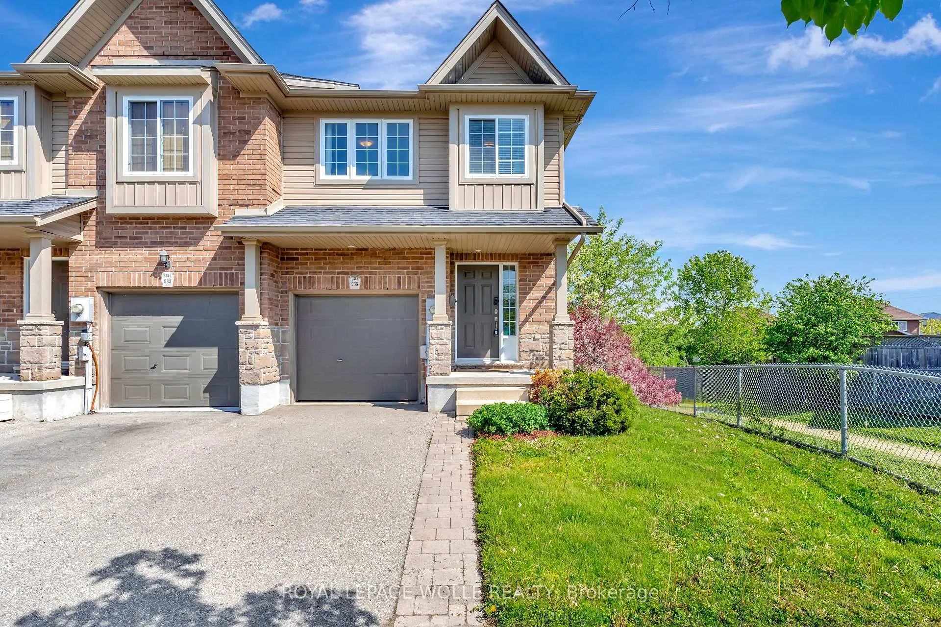 Photo 1 of 935 Zeller Crescent, Kitchener — HOMEH