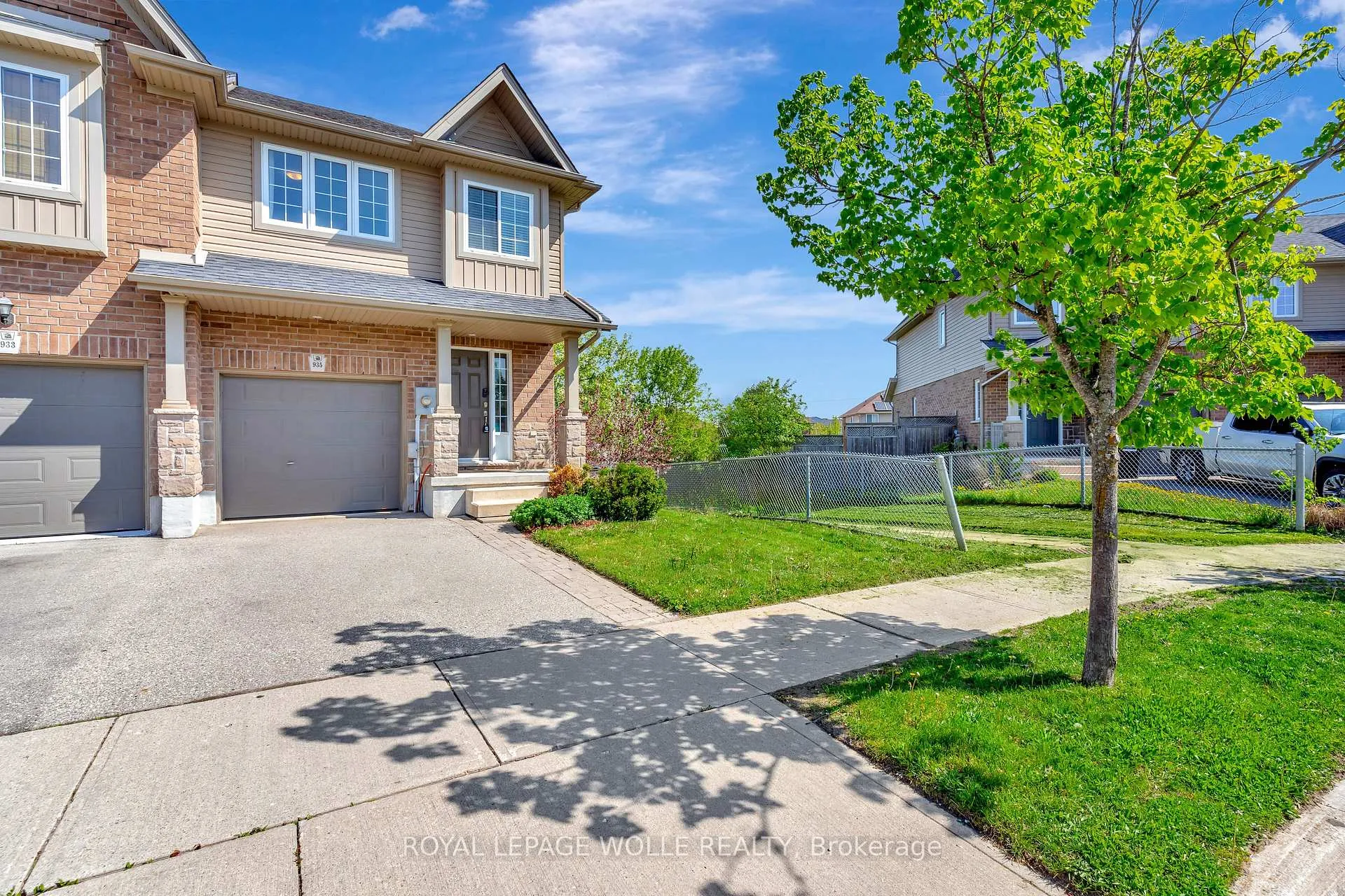 Photo 3 of 935 Zeller Crescent, Kitchener — HOMEH
