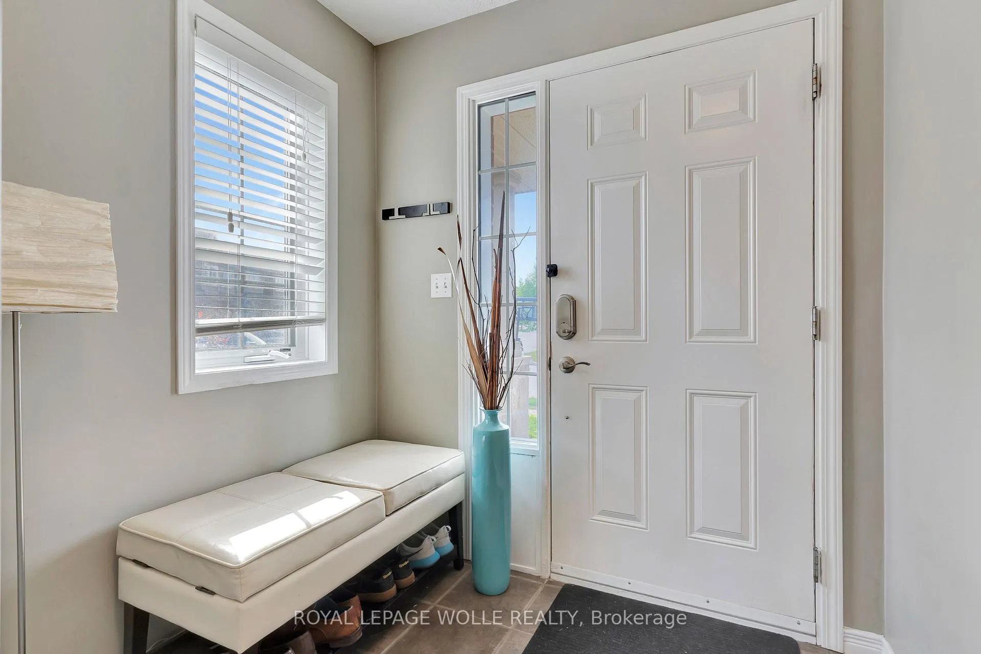 Photo 4 of 935 Zeller Crescent, Kitchener — HOMEH