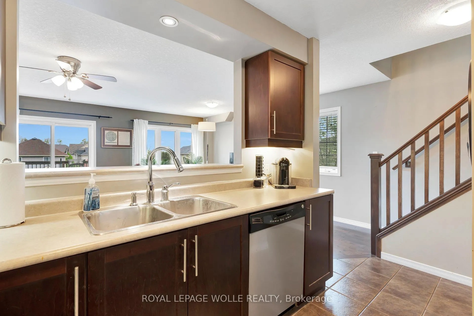 Photo 10 of 935 Zeller Crescent, Kitchener — HOMEH