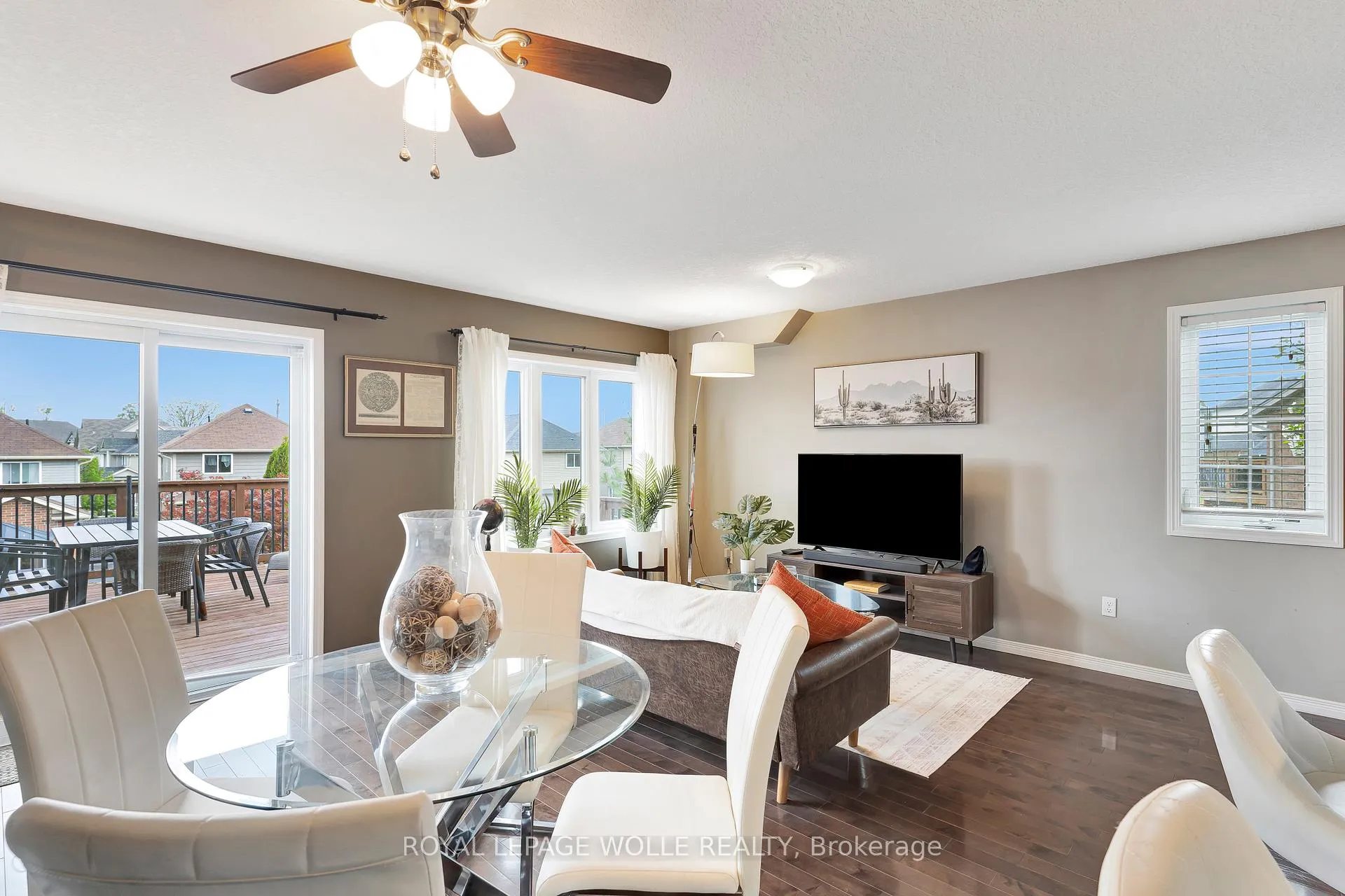 Photo 15 of 935 Zeller Crescent, Kitchener — HOMEH