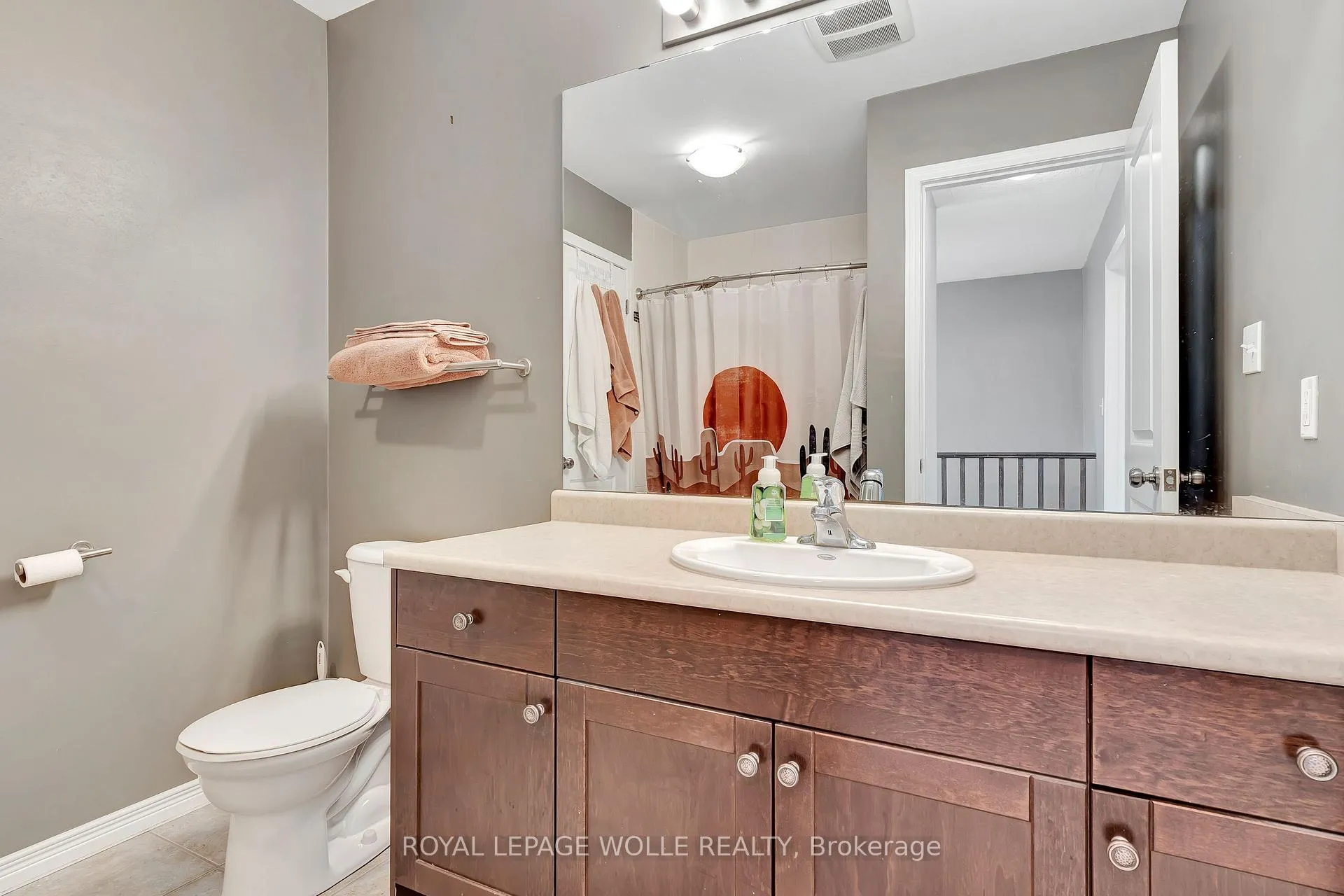 Photo 25 of 935 Zeller Crescent, Kitchener — HOMEH