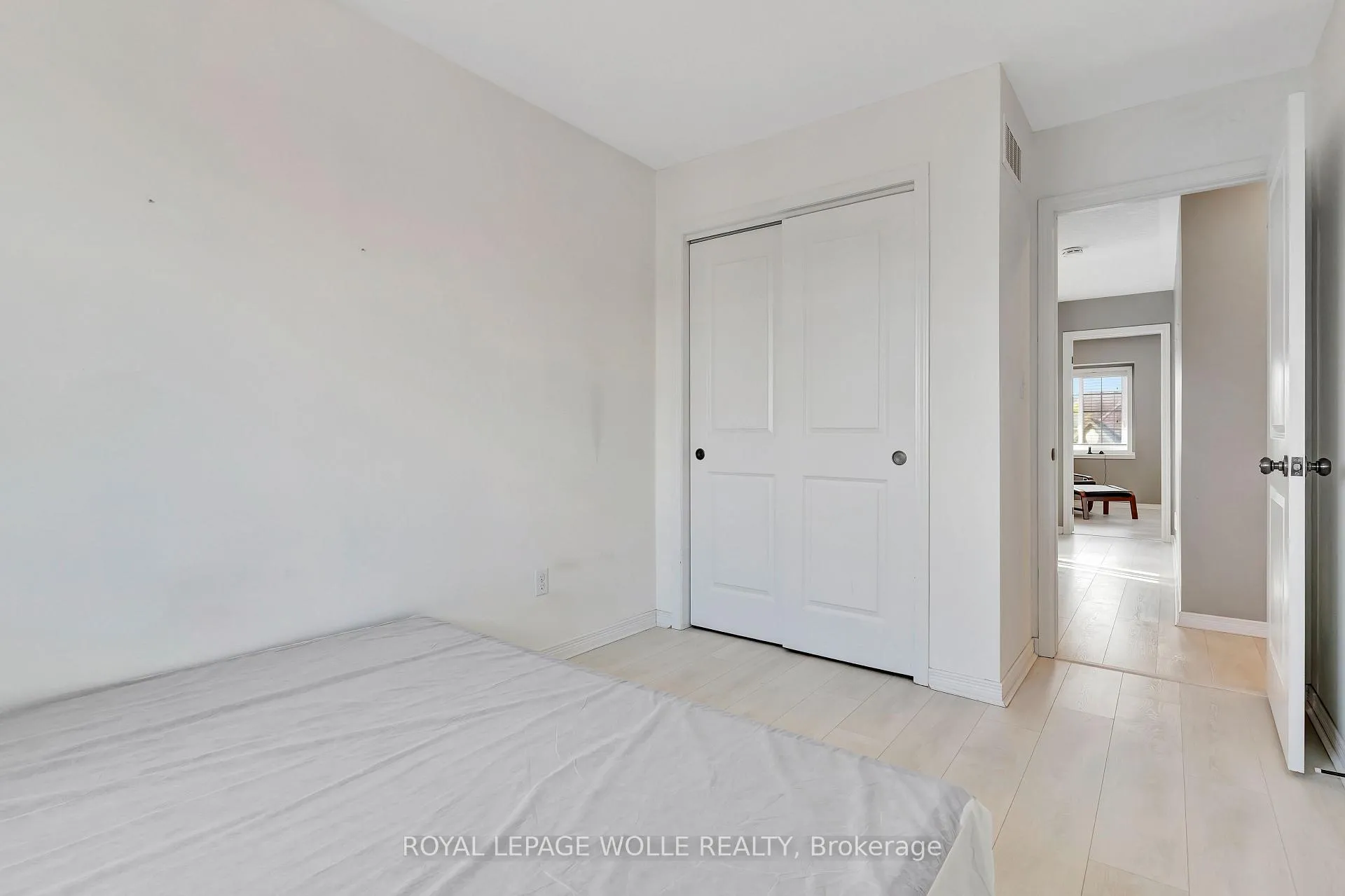 Photo 27 of 935 Zeller Crescent, Kitchener — HOMEH