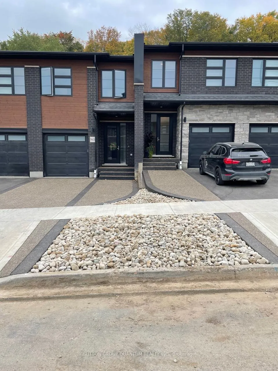 Photo 1 of 912 Robert Ferrie Drive, Kitchener, Doon South — HOMEH