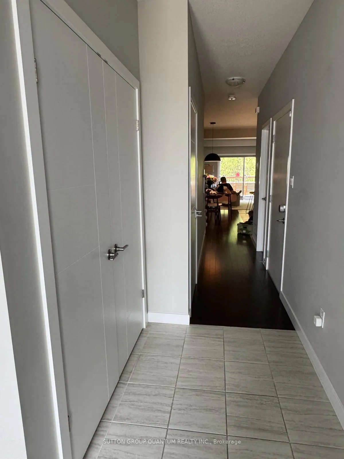 Photo 3 of 912 Robert Ferrie Drive, Kitchener, Doon South — HOMEH