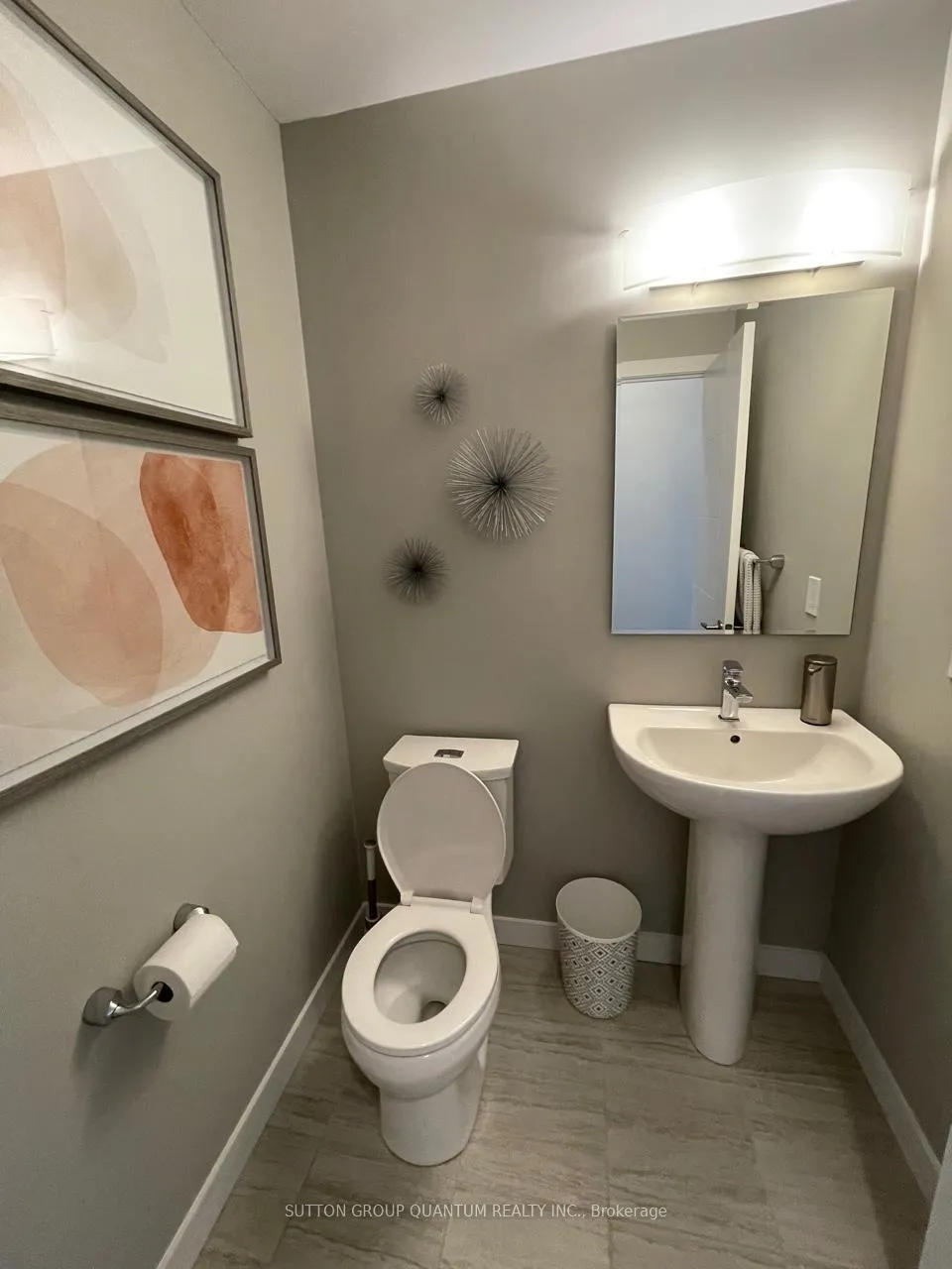 Photo 4 of 912 Robert Ferrie Drive, Kitchener, Doon South — HOMEH
