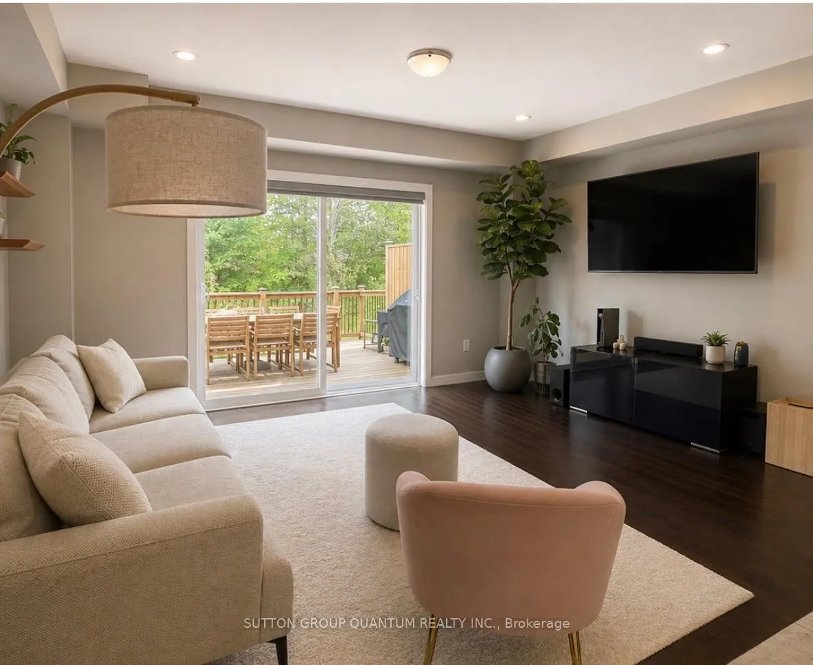 Photo 8 of 912 Robert Ferrie Drive, Kitchener, Doon South — HOMEH