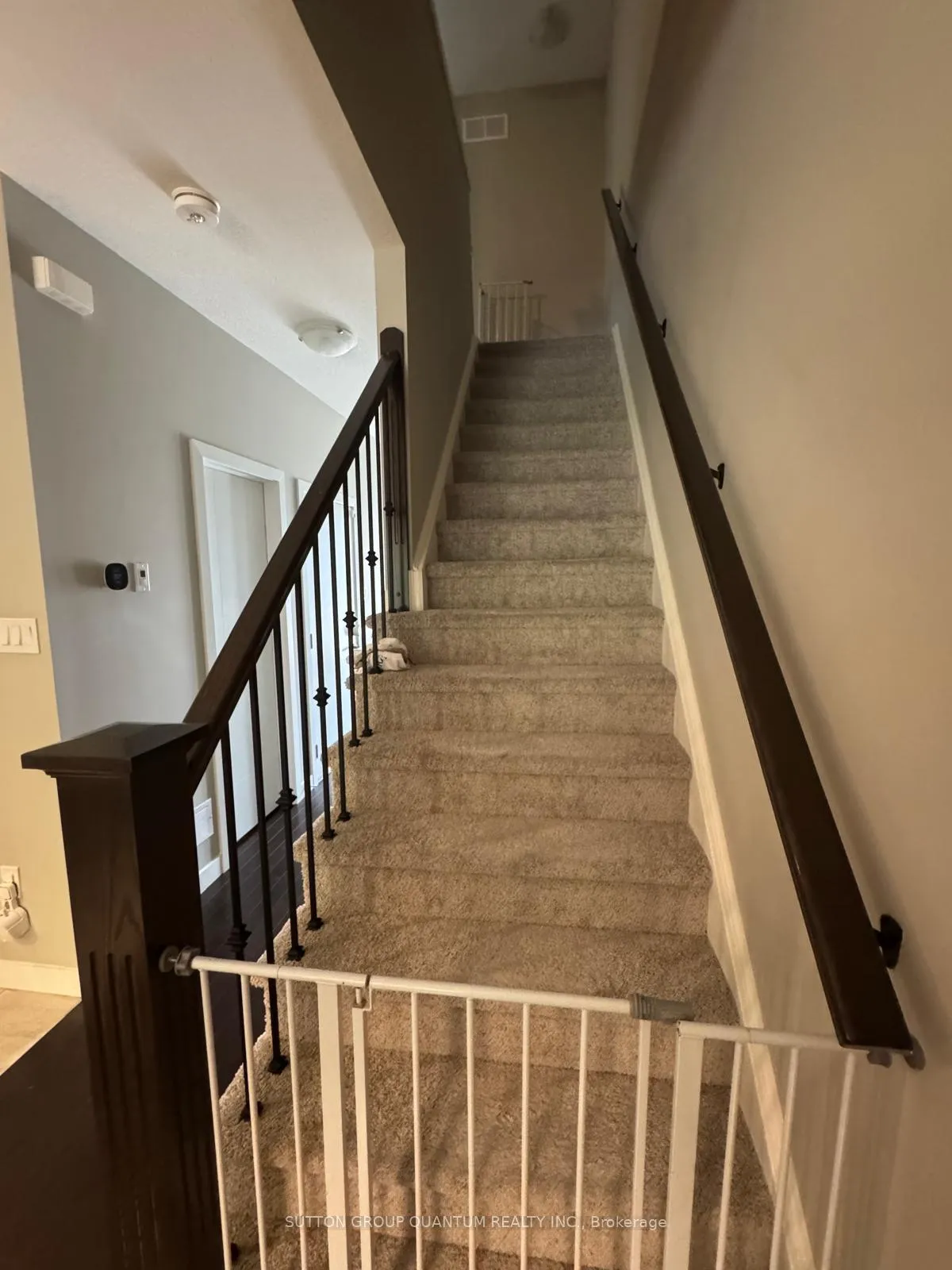 Photo 10 of 912 Robert Ferrie Drive, Kitchener, Doon South — HOMEH