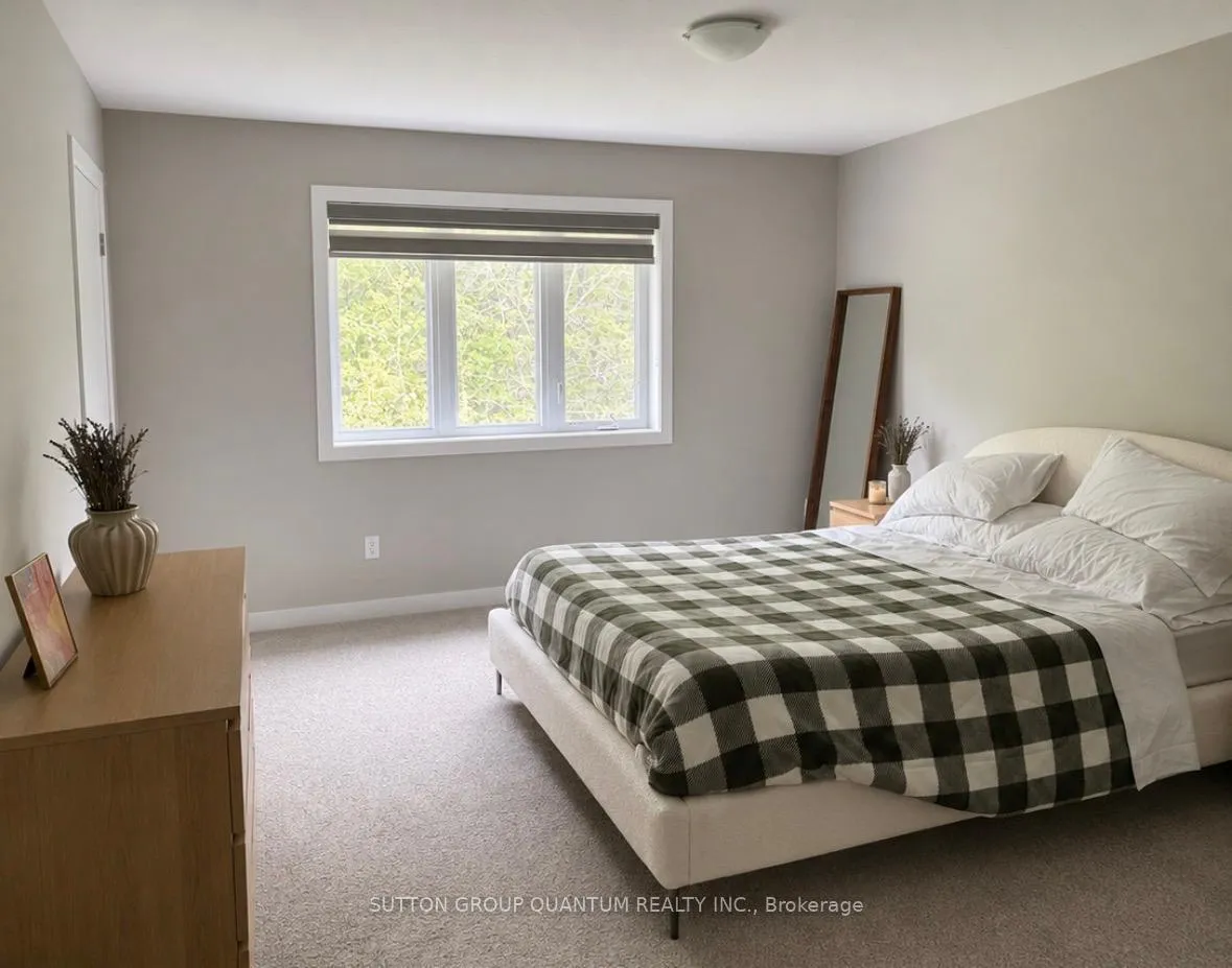 Photo 12 of 912 Robert Ferrie Drive, Kitchener, Doon South — HOMEH