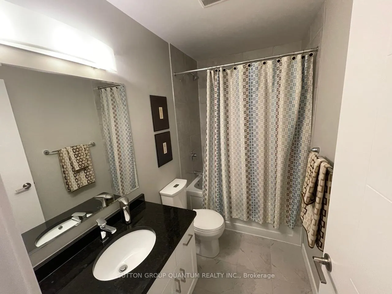 Photo 18 of 912 Robert Ferrie Drive, Kitchener, Doon South — HOMEH