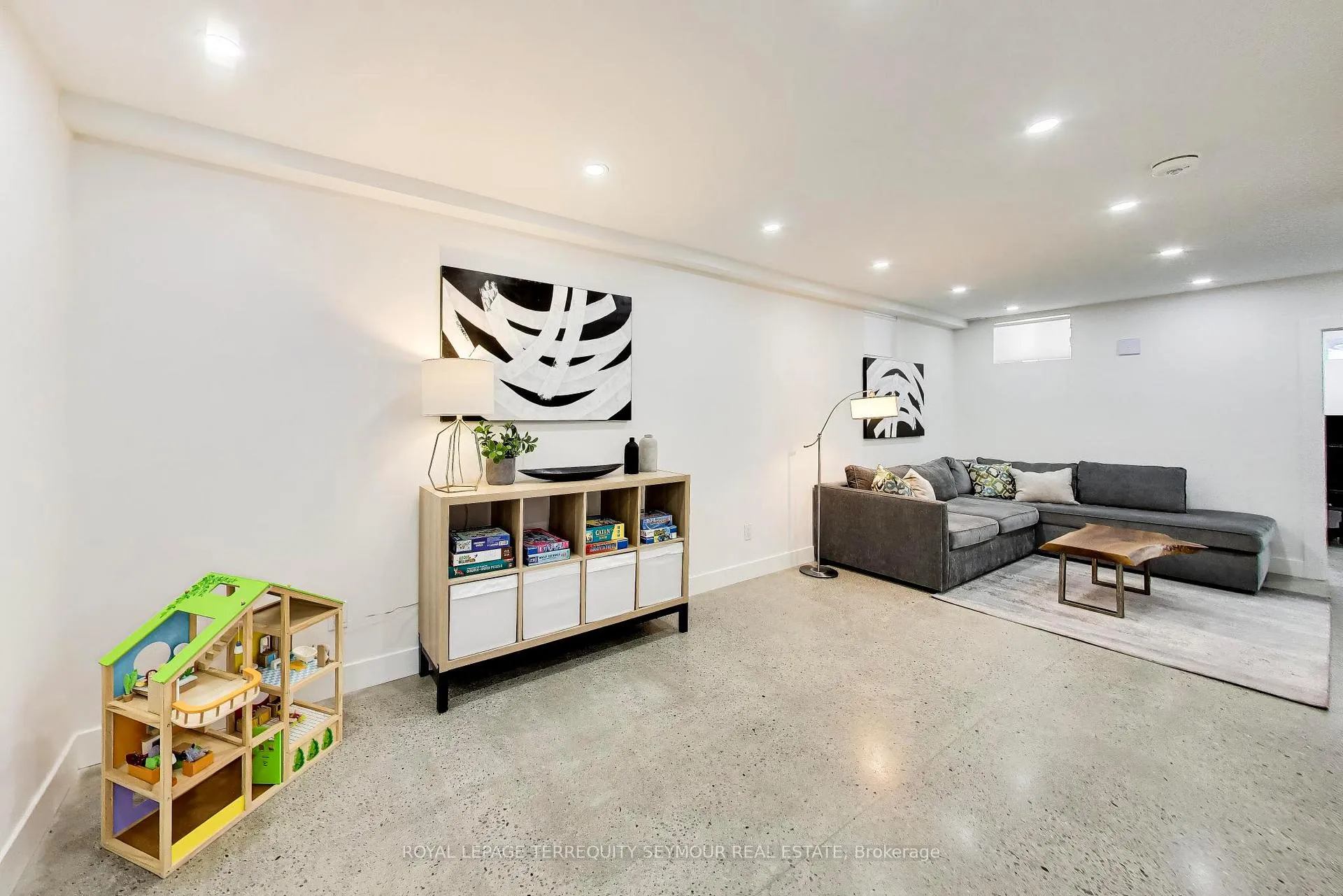 Photo 23 of 1080 Logan Avenue, Toronto, Broadview North — HOMEH