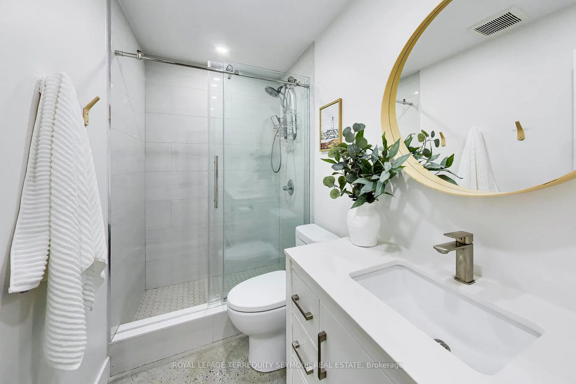 Photo 28 of 1080 Logan Avenue, Toronto, Broadview North — HOMEH