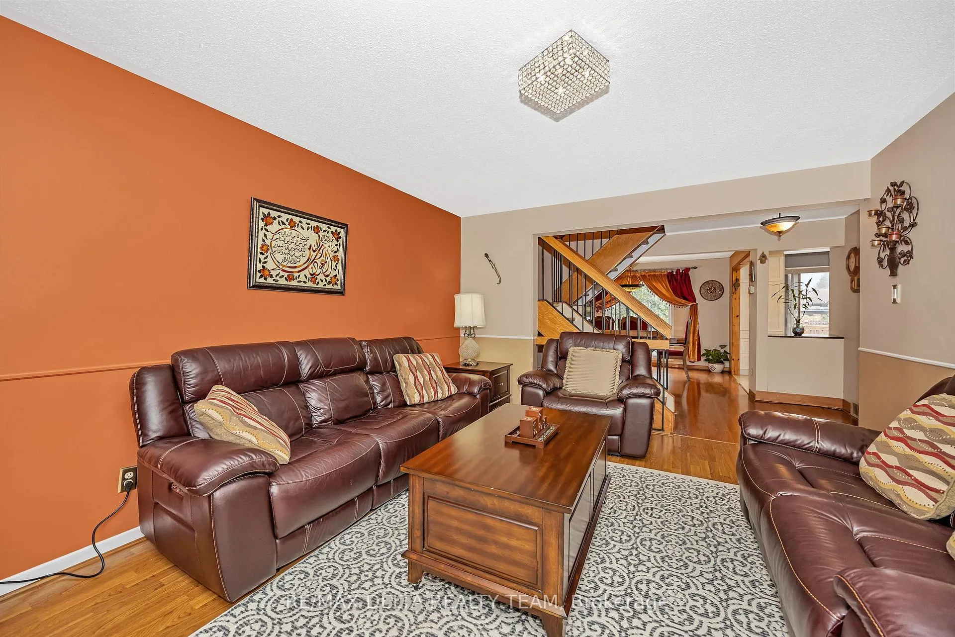 Photo 7 of 427 Mockingbird Drive, Ottawa, Chatelaine Village — HOMEH