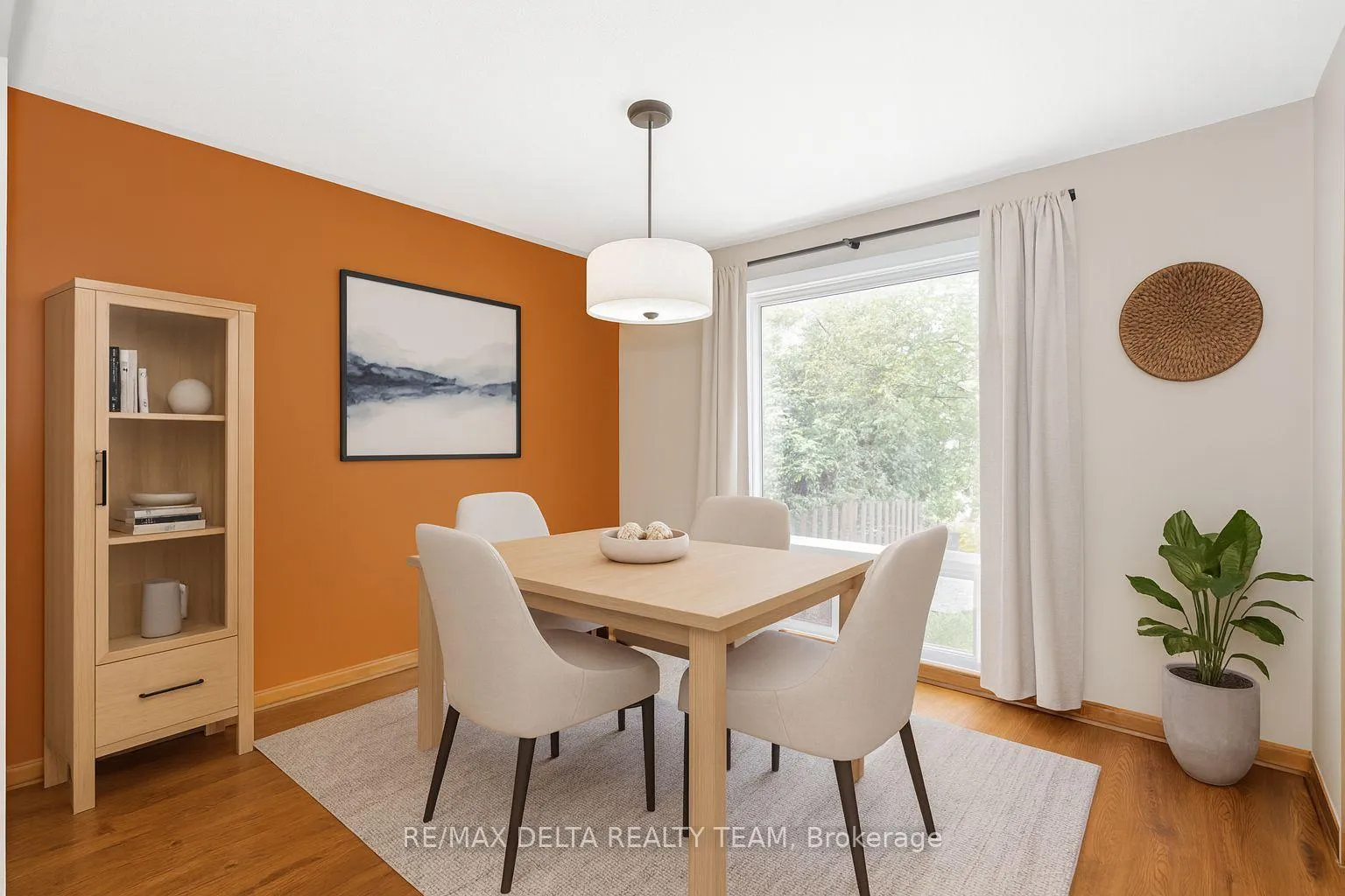 Photo 9 of 427 Mockingbird Drive, Ottawa, Chatelaine Village — HOMEH
