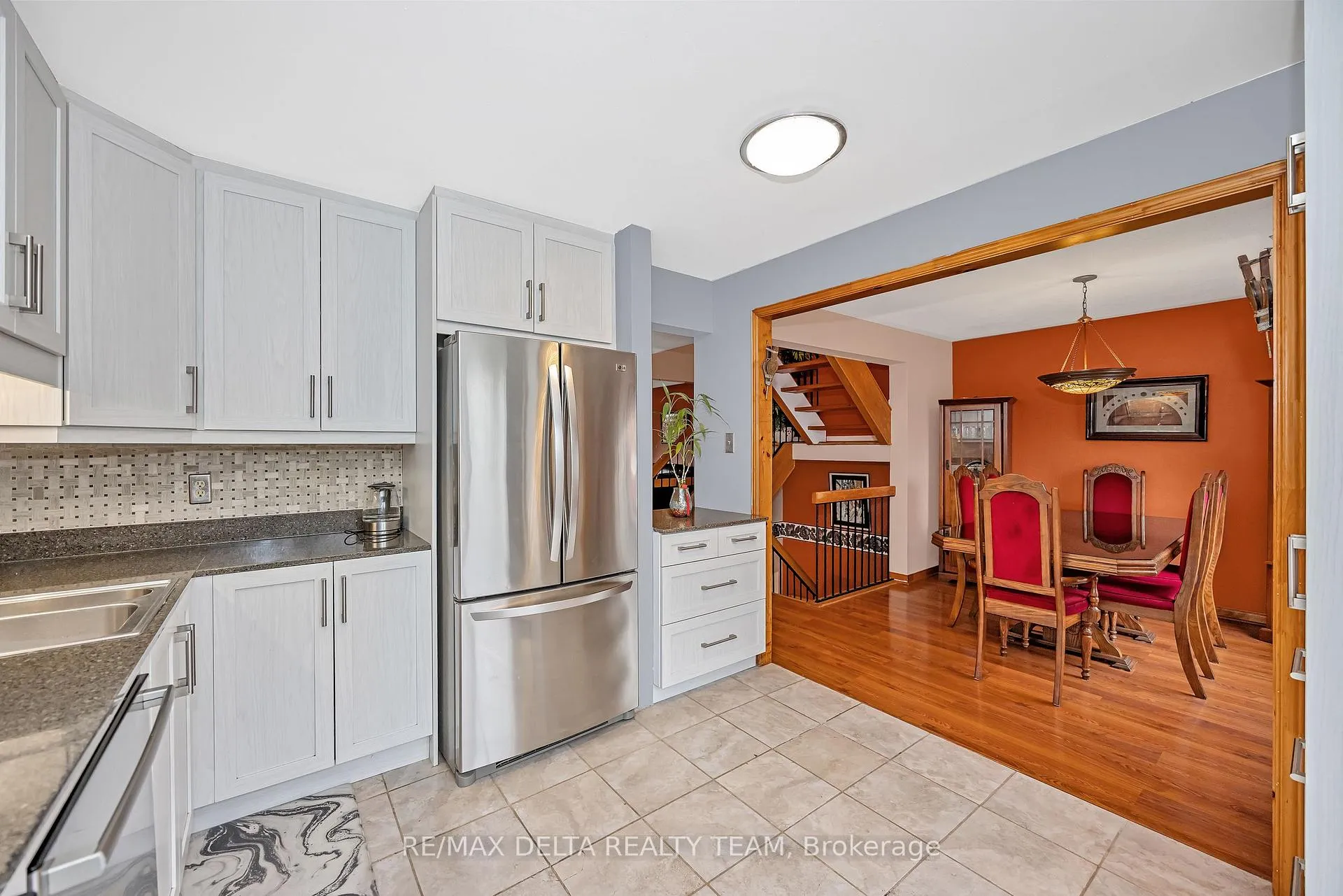 Photo 15 of 427 Mockingbird Drive, Ottawa, Chatelaine Village — HOMEH