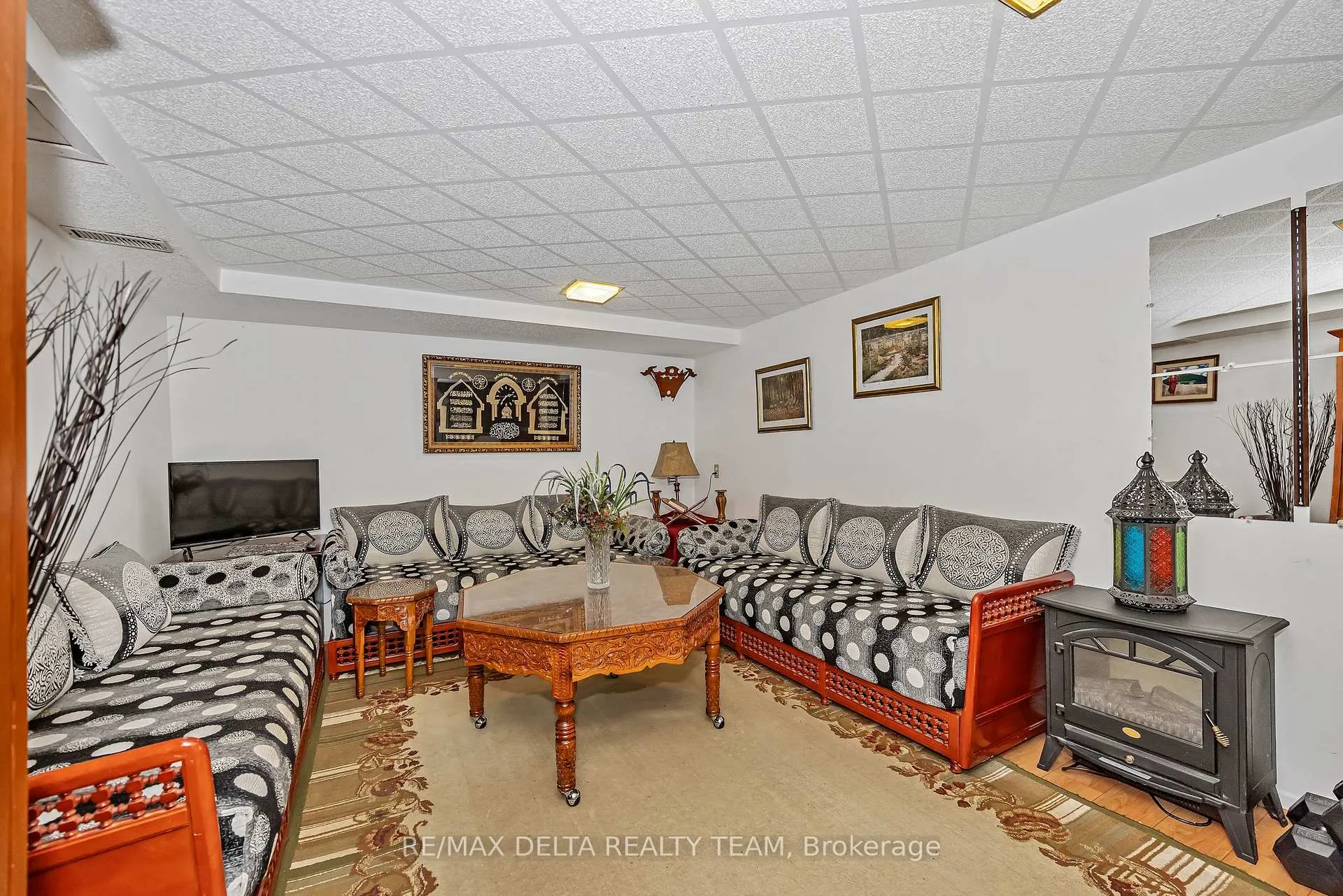 Photo 24 of 427 Mockingbird Drive, Ottawa, Chatelaine Village — HOMEH