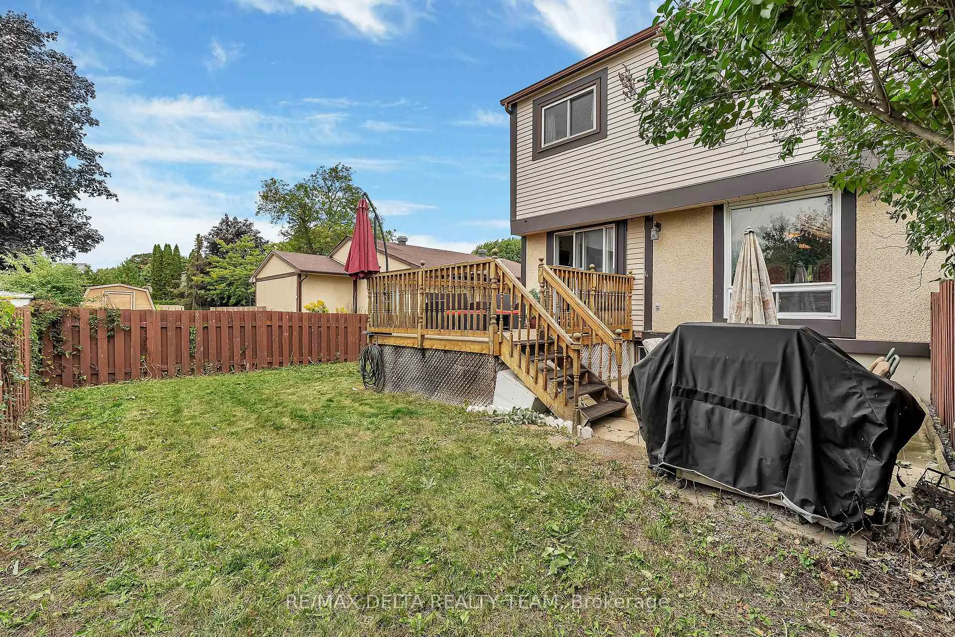 Photo 32 of 427 Mockingbird Drive, Ottawa, Chatelaine Village — HOMEH