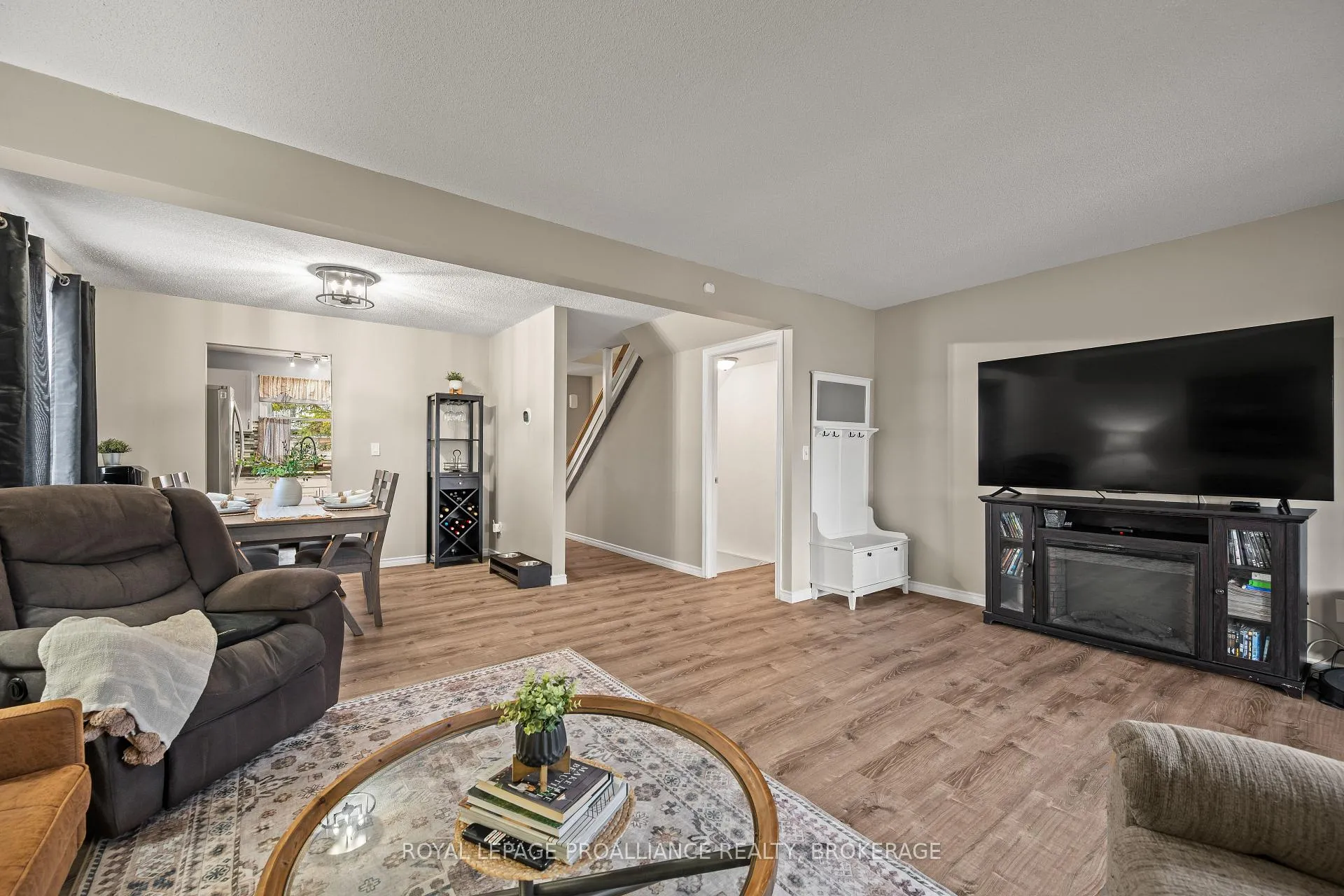 Photo 7 of 884 Larchwood Crescent, Kingston, City Northwest — HOMEH