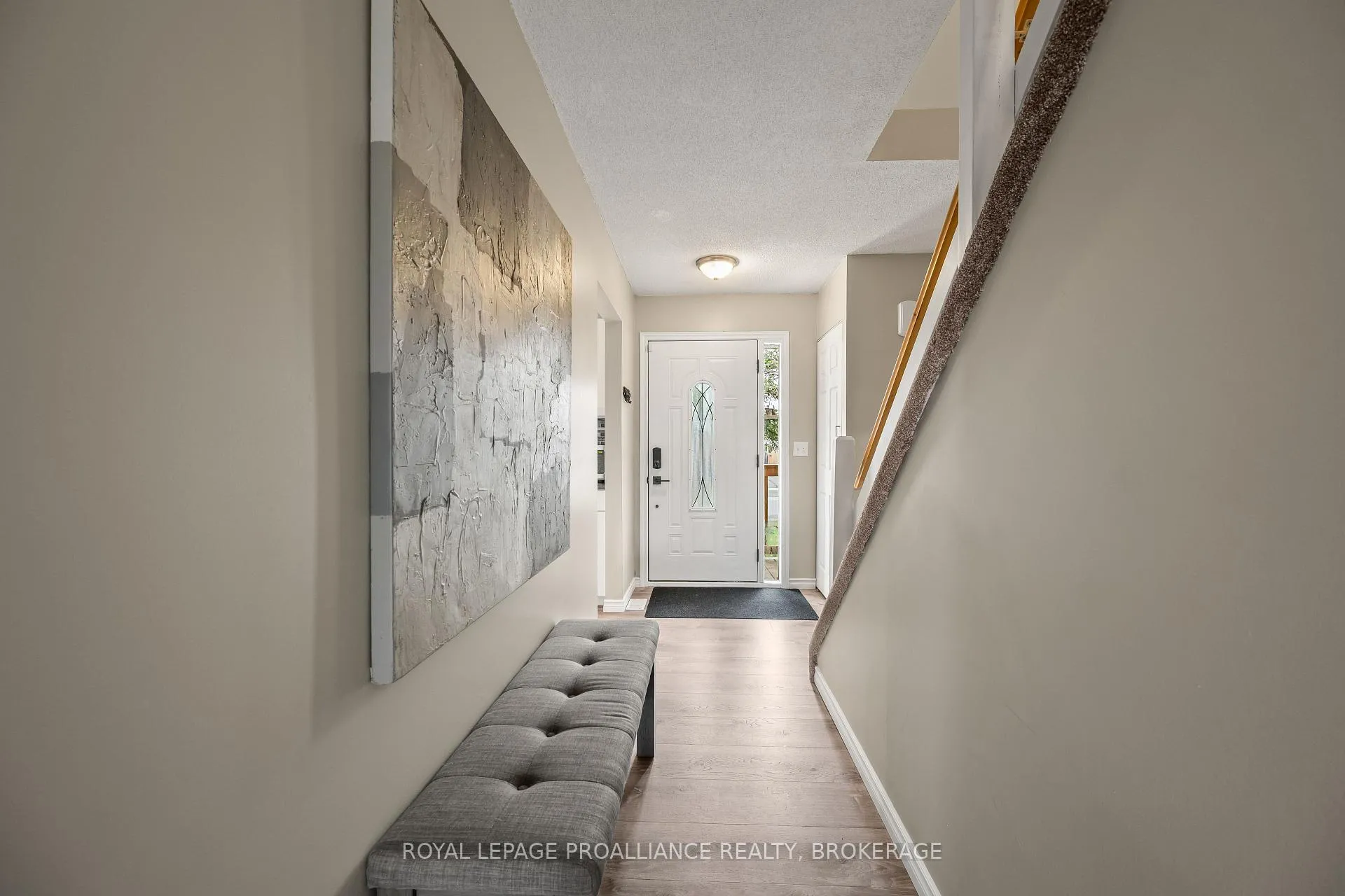 Photo 10 of 884 Larchwood Crescent, Kingston, City Northwest — HOMEH