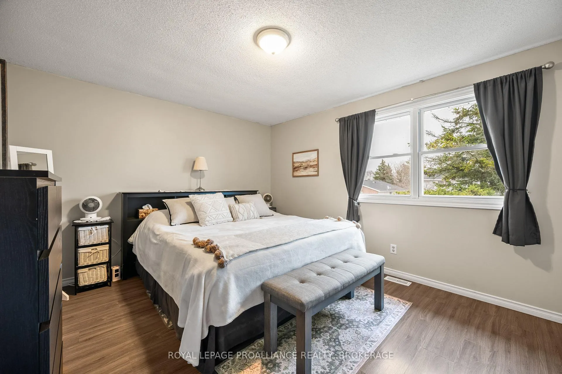 Photo 14 of 884 Larchwood Crescent, Kingston, City Northwest — HOMEH