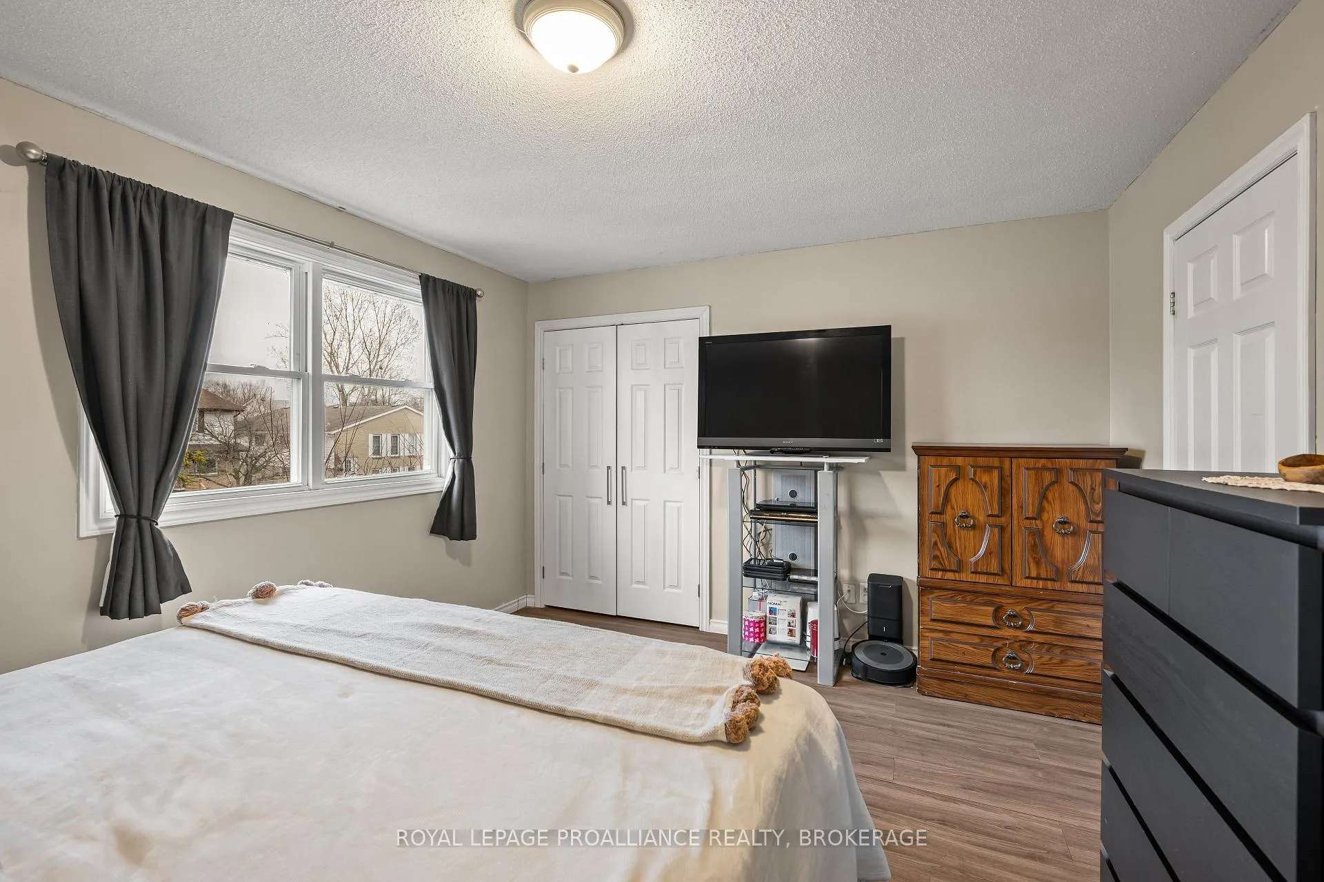 Photo 16 of 884 Larchwood Crescent, Kingston, City Northwest — HOMEH