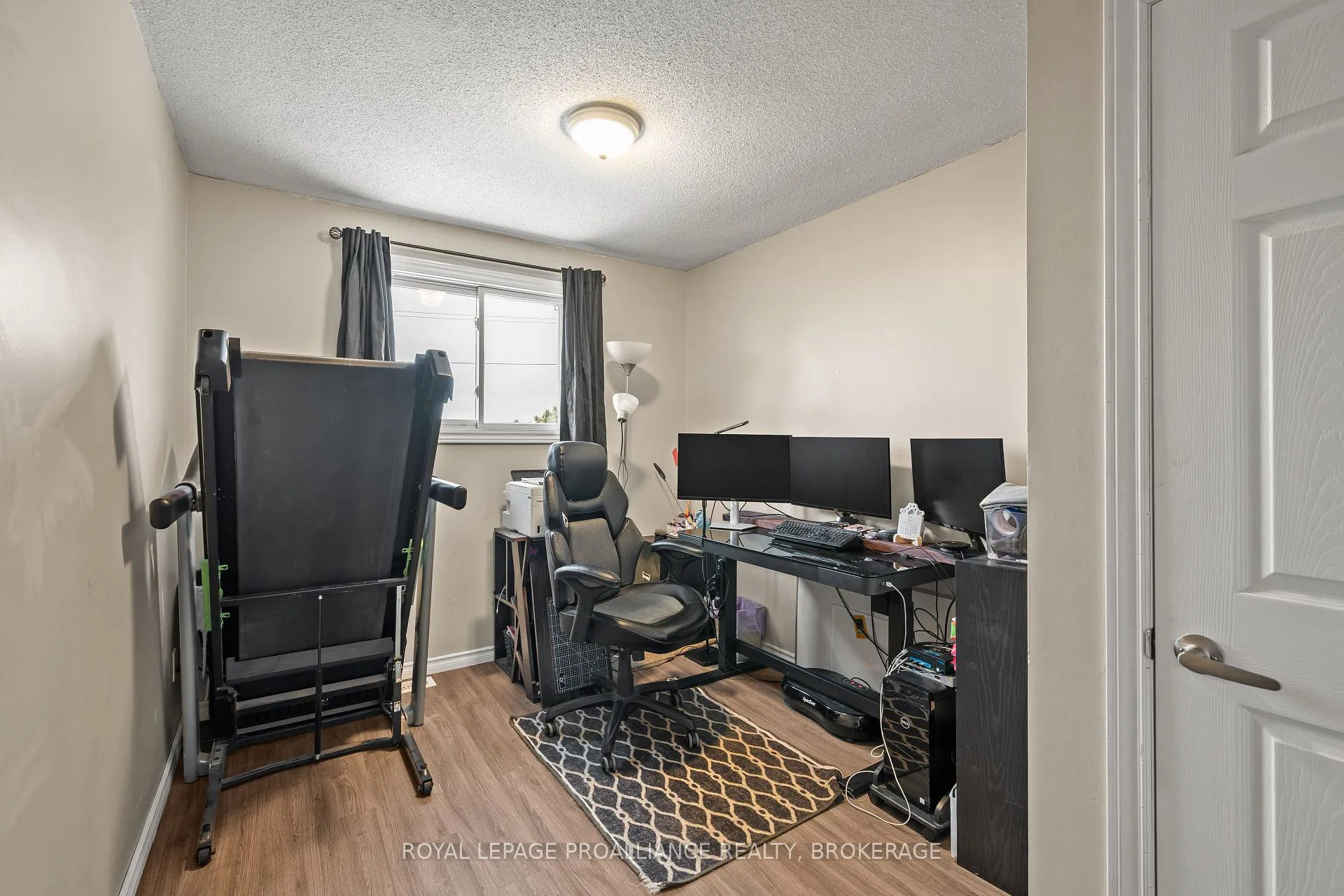 Photo 19 of 884 Larchwood Crescent, Kingston, City Northwest — HOMEH