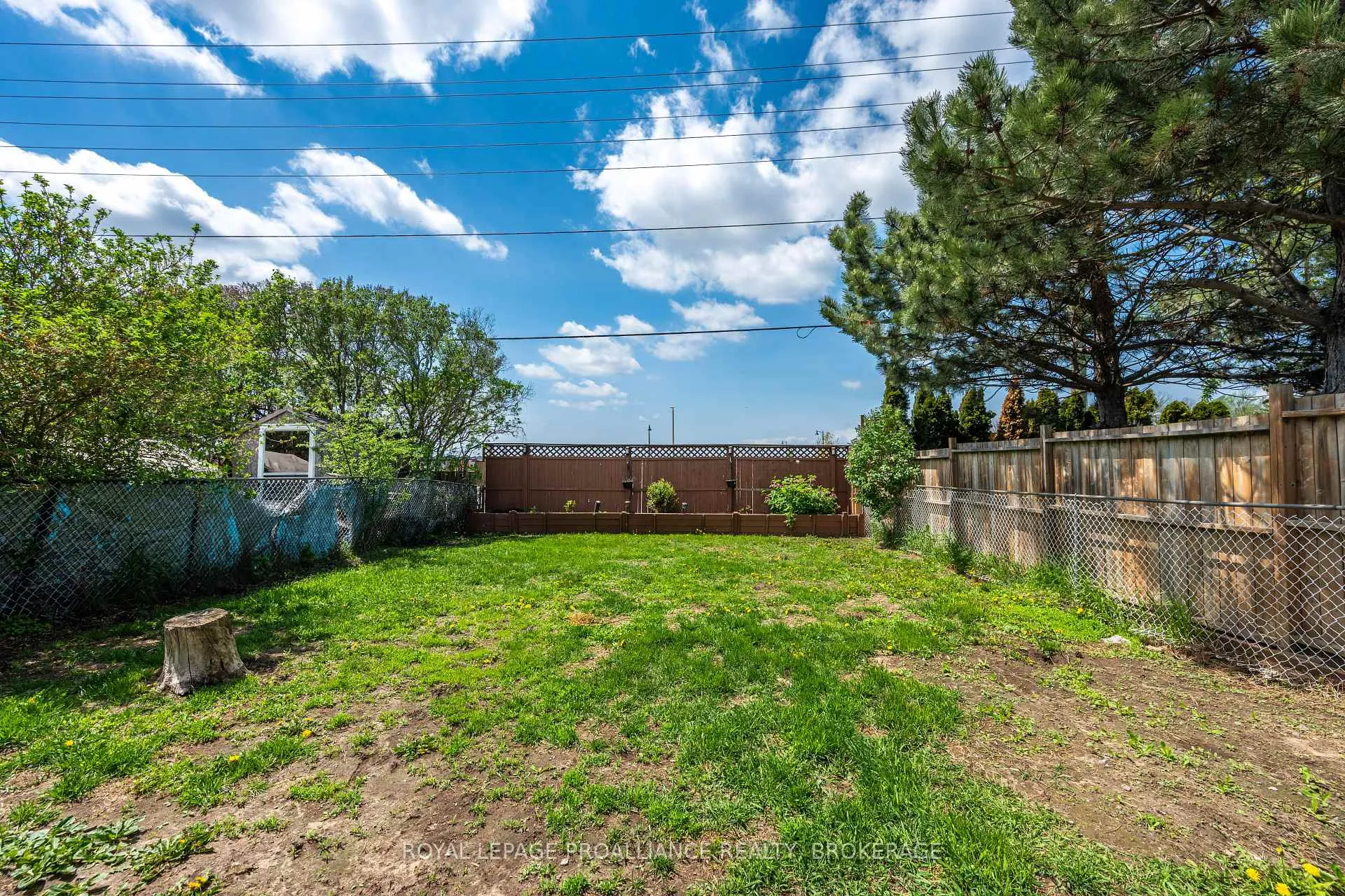 Photo 25 of 884 Larchwood Crescent, Kingston, City Northwest — HOMEH