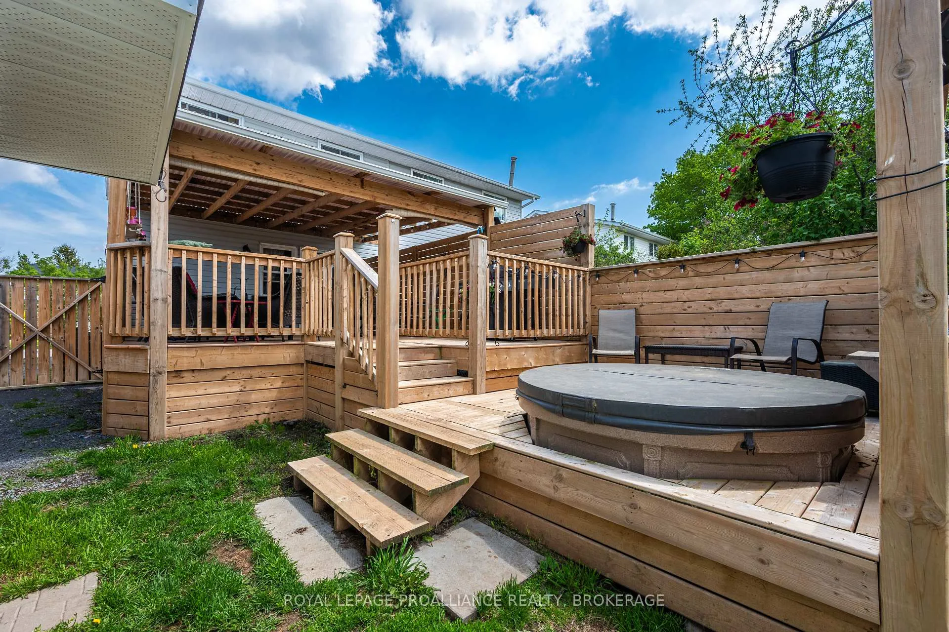 Photo 27 of 884 Larchwood Crescent, Kingston, City Northwest — HOMEH