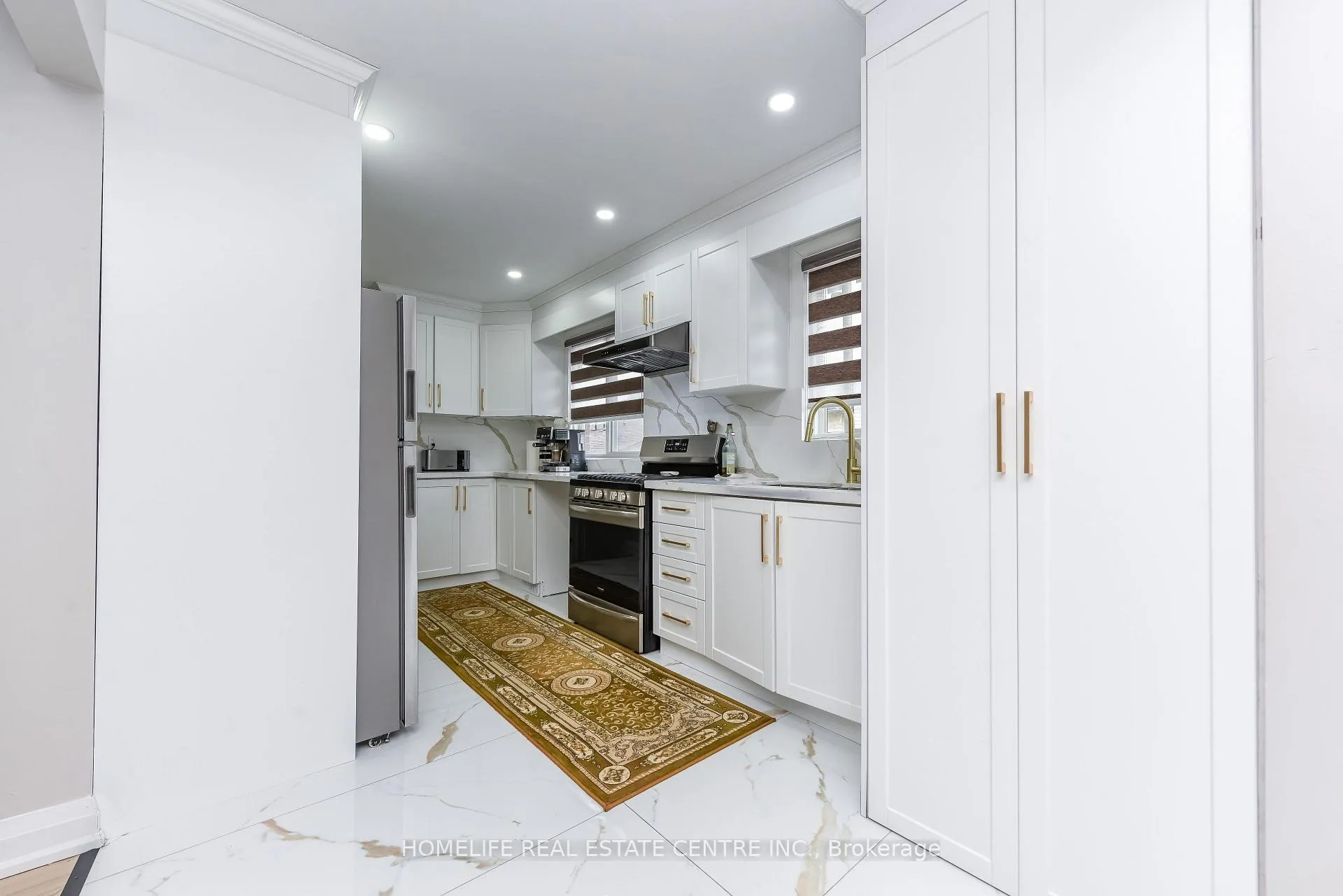 Photo 8 of 5 Bay Crest Drive, Brampton, Heart Lake East — HOMEH