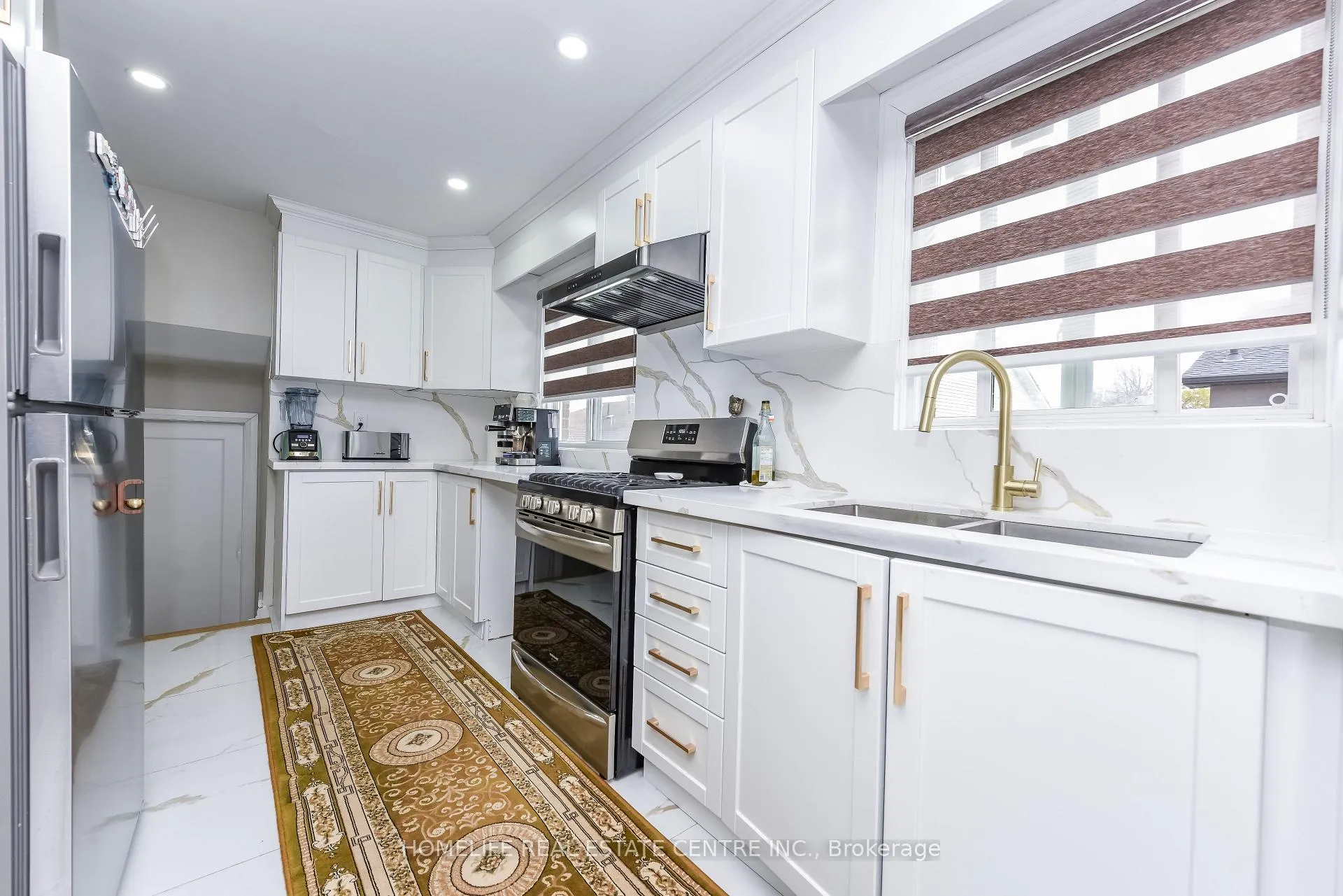 Photo 9 of 5 Bay Crest Drive, Brampton, Heart Lake East — HOMEH