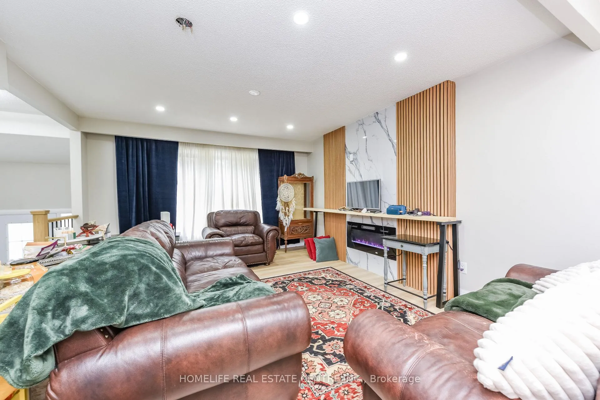 Photo 10 of 5 Bay Crest Drive, Brampton, Heart Lake East — HOMEH
