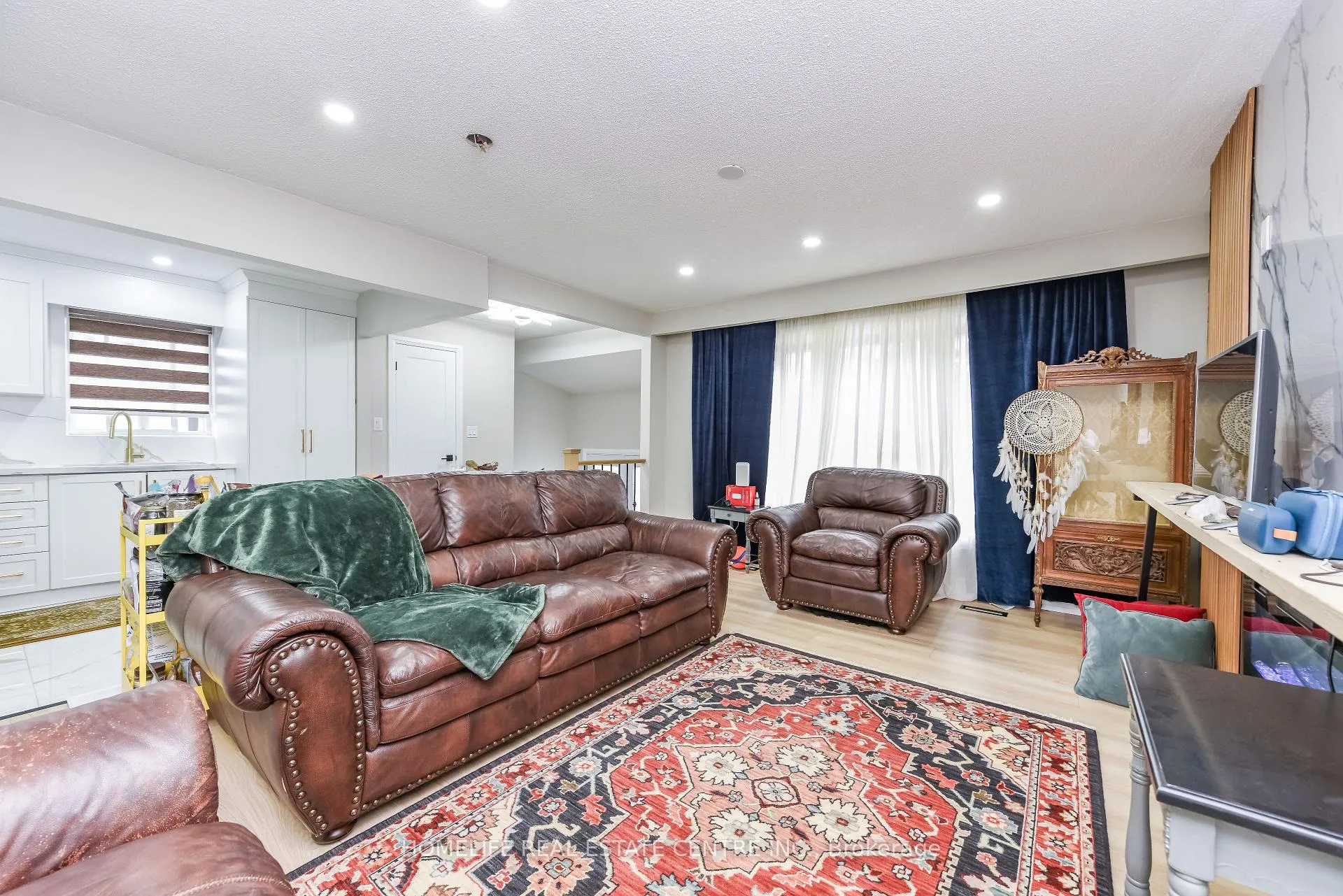 Photo 13 of 5 Bay Crest Drive, Brampton, Heart Lake East — HOMEH