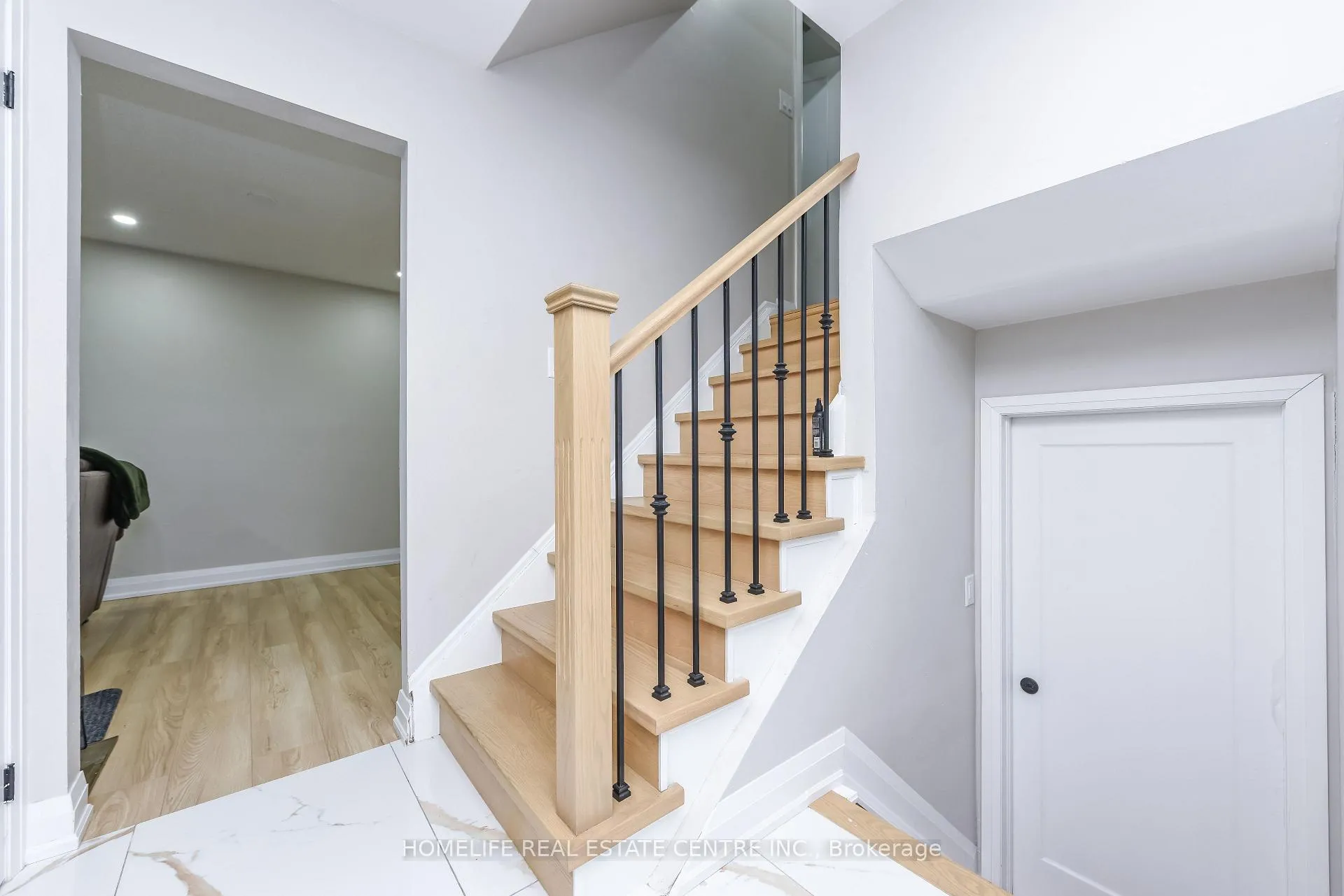 Photo 14 of 5 Bay Crest Drive, Brampton, Heart Lake East — HOMEH