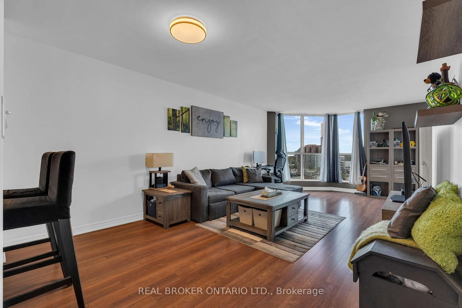 Photo 2 of Unit 704, 140 Dunlop Street E, Barrie, City Centre — HOMEH