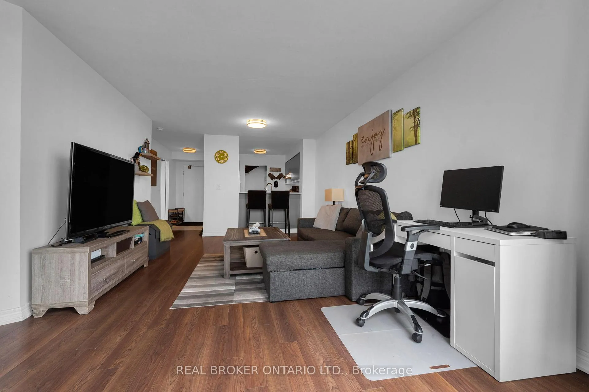 Photo 8 of Unit 704, 140 Dunlop Street E, Barrie, City Centre — HOMEH
