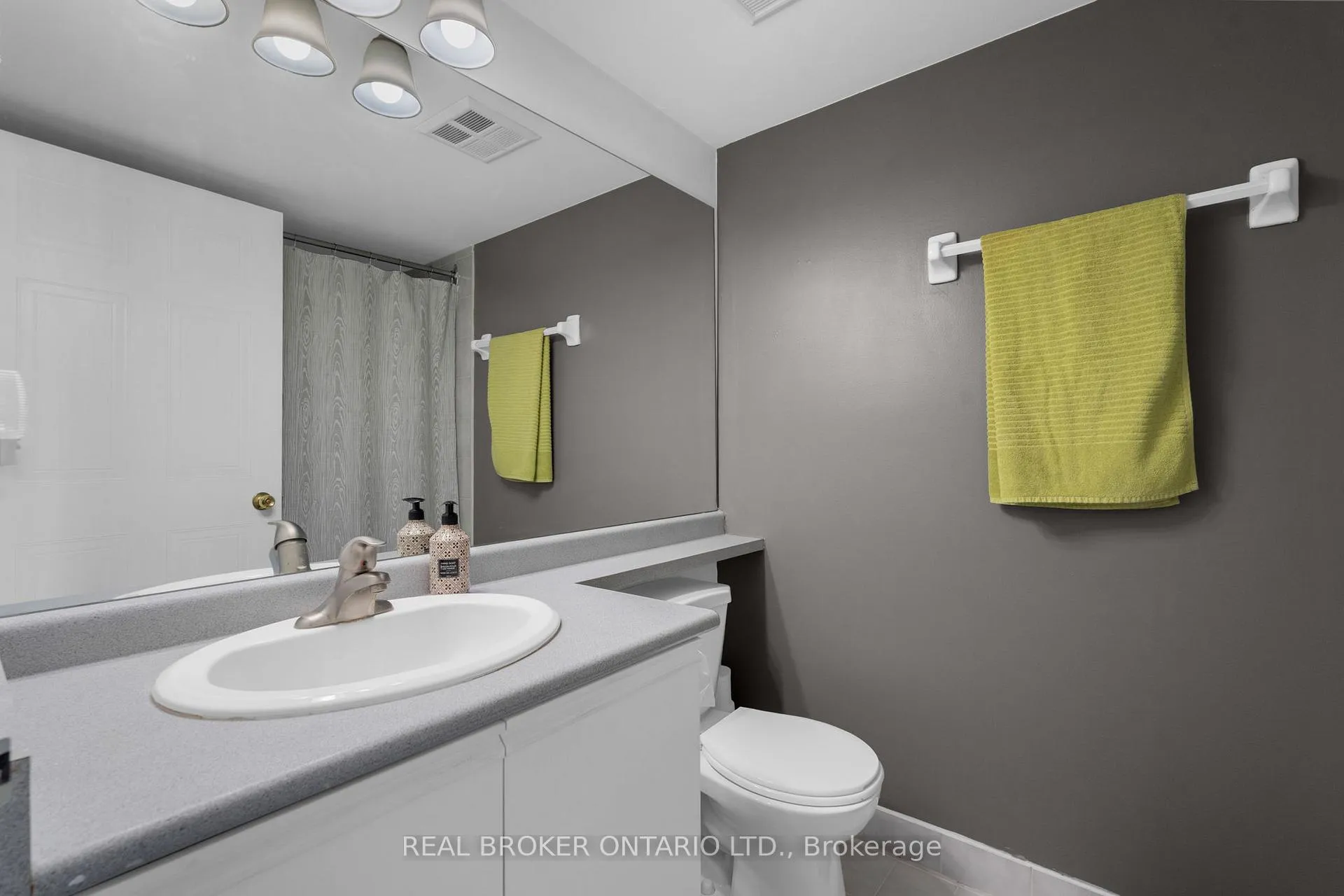 Photo 13 of Unit 704, 140 Dunlop Street E, Barrie, City Centre — HOMEH
