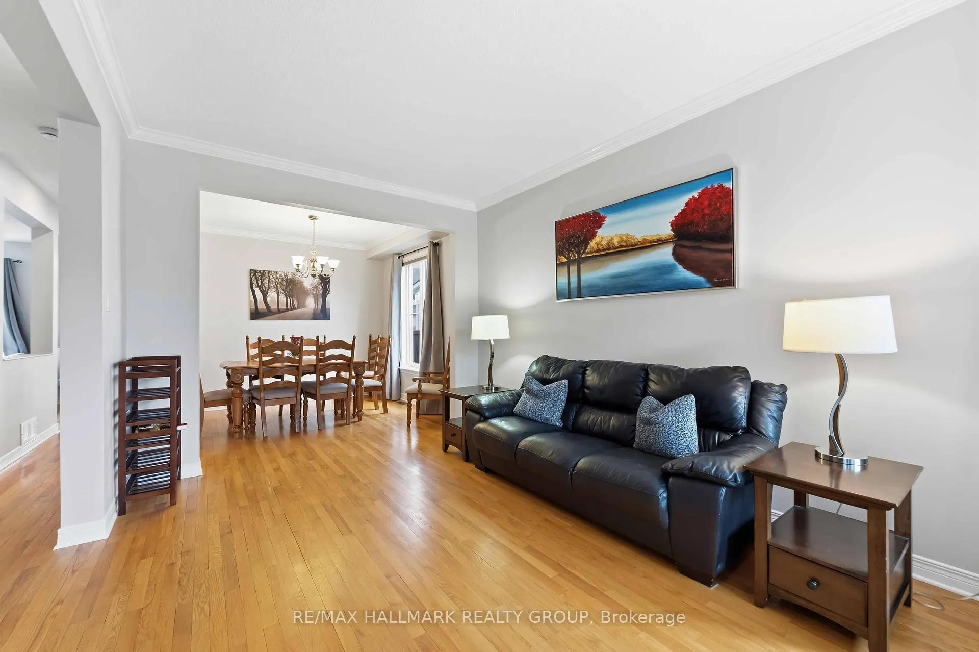 Photo 4 of 22 Oak Grove Street, Ottawa, Barrhaven East — HOMEH