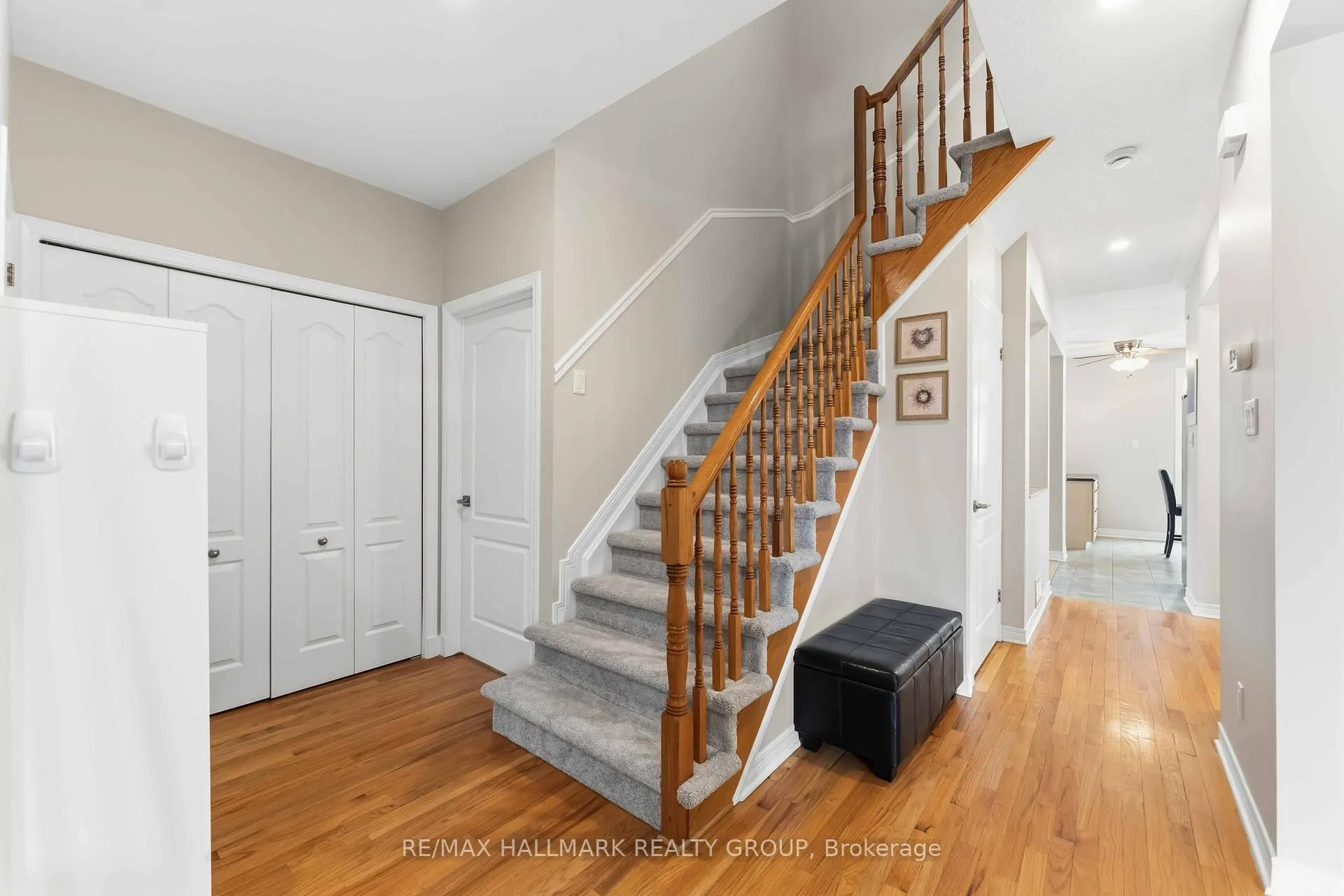 Photo 10 of 22 Oak Grove Street, Ottawa, Barrhaven East — HOMEH