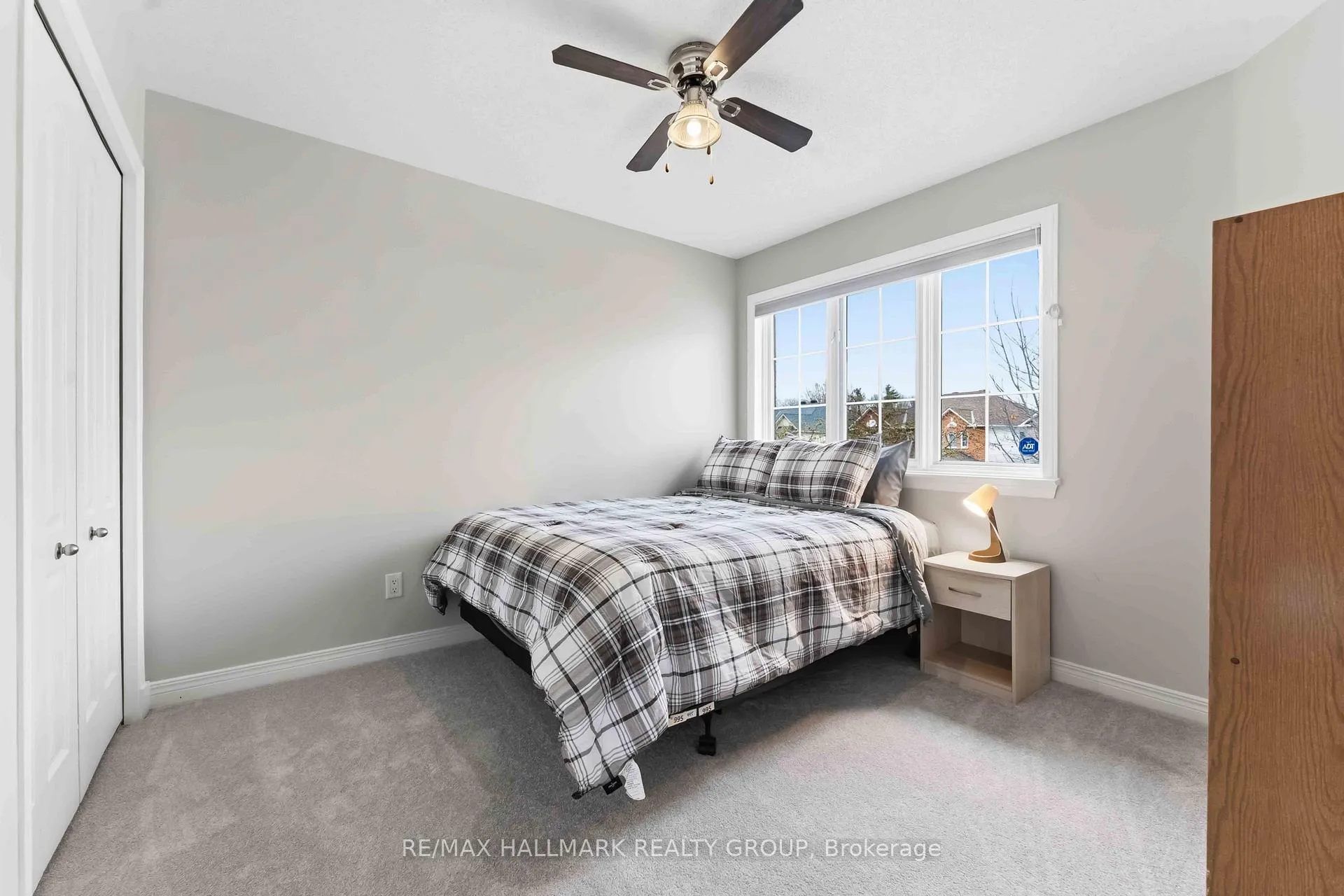 Photo 11 of 22 Oak Grove Street, Ottawa, Barrhaven East — HOMEH