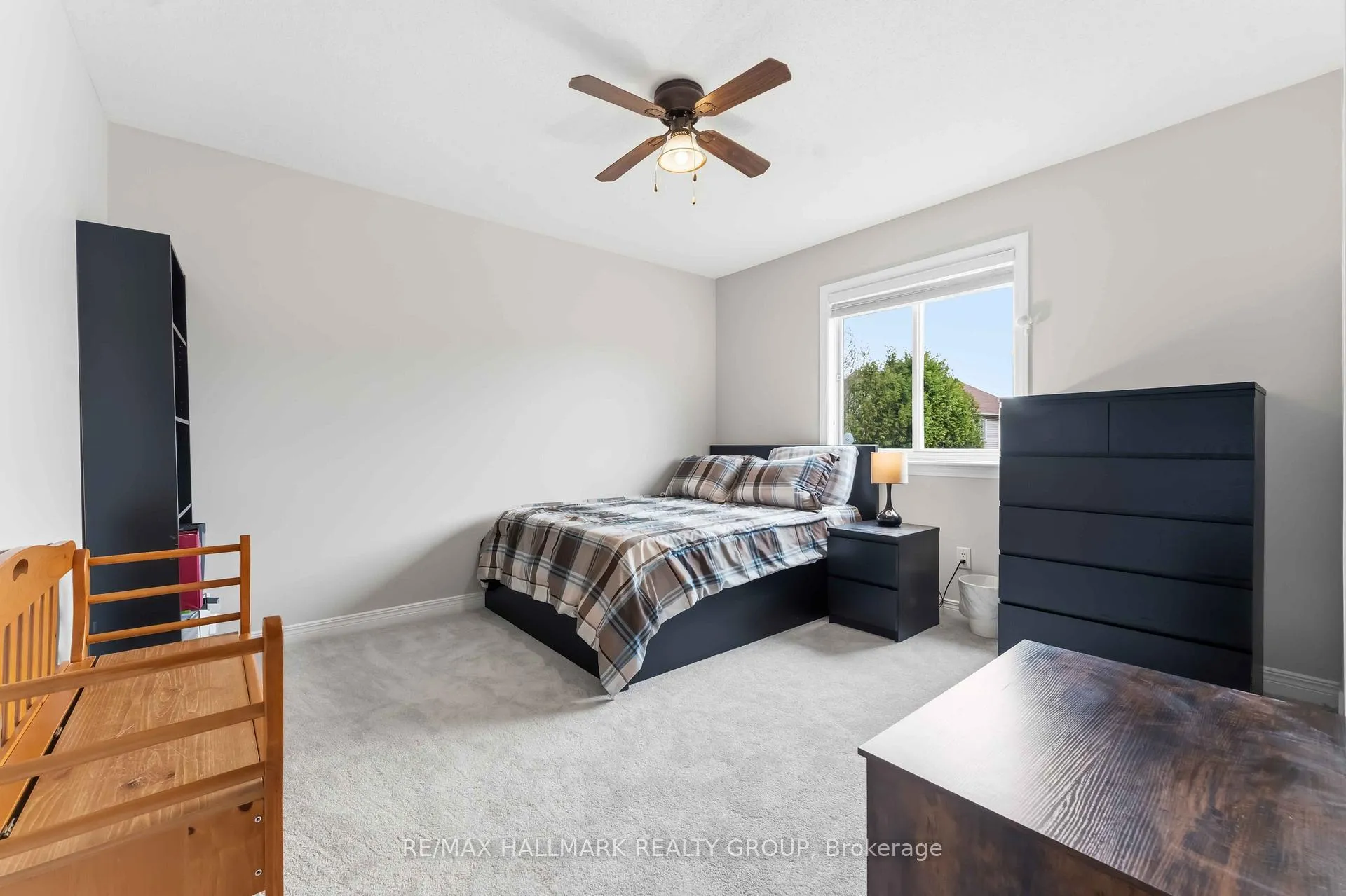 Photo 12 of 22 Oak Grove Street, Ottawa, Barrhaven East — HOMEH