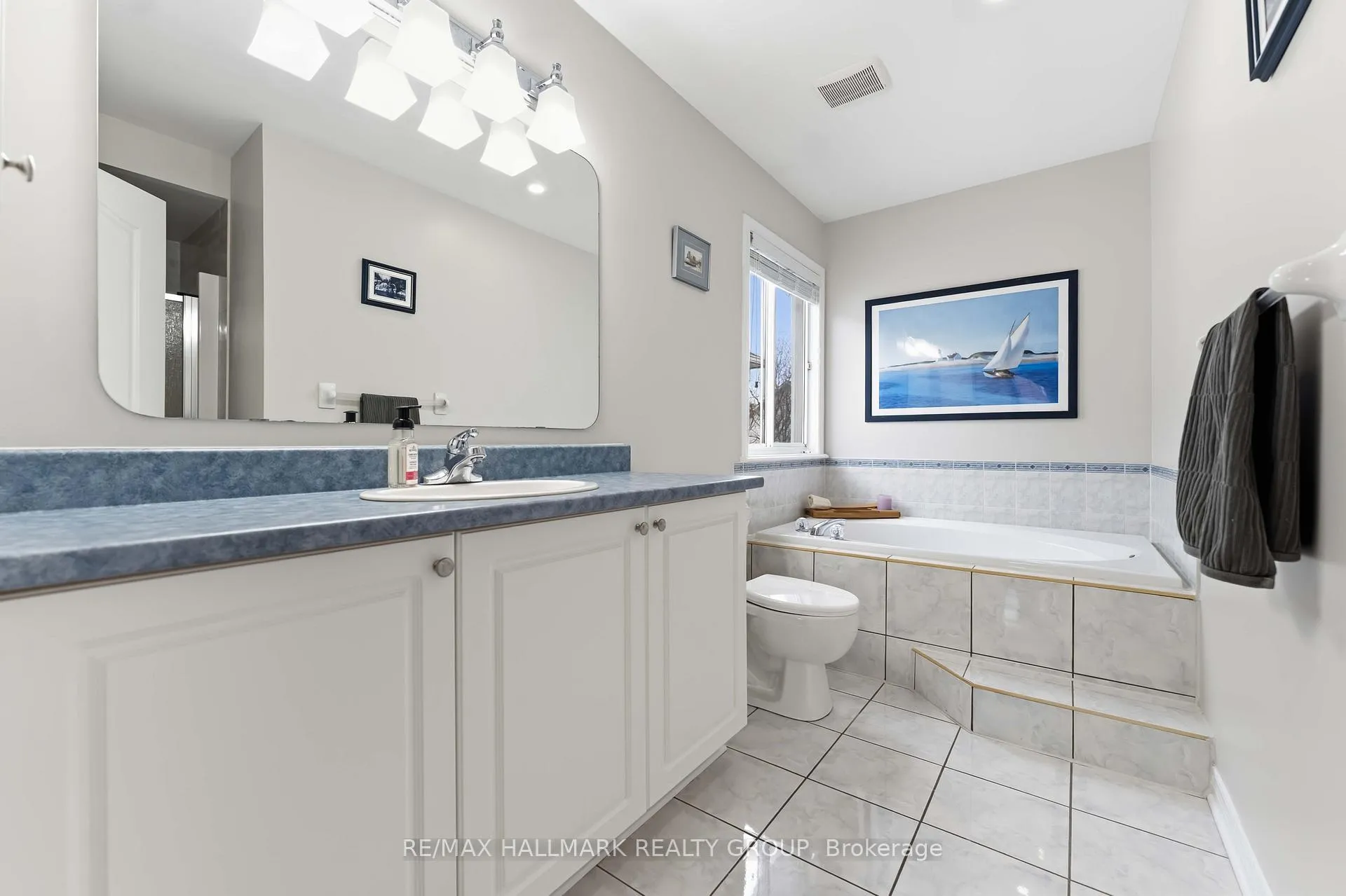Photo 14 of 22 Oak Grove Street, Ottawa, Barrhaven East — HOMEH
