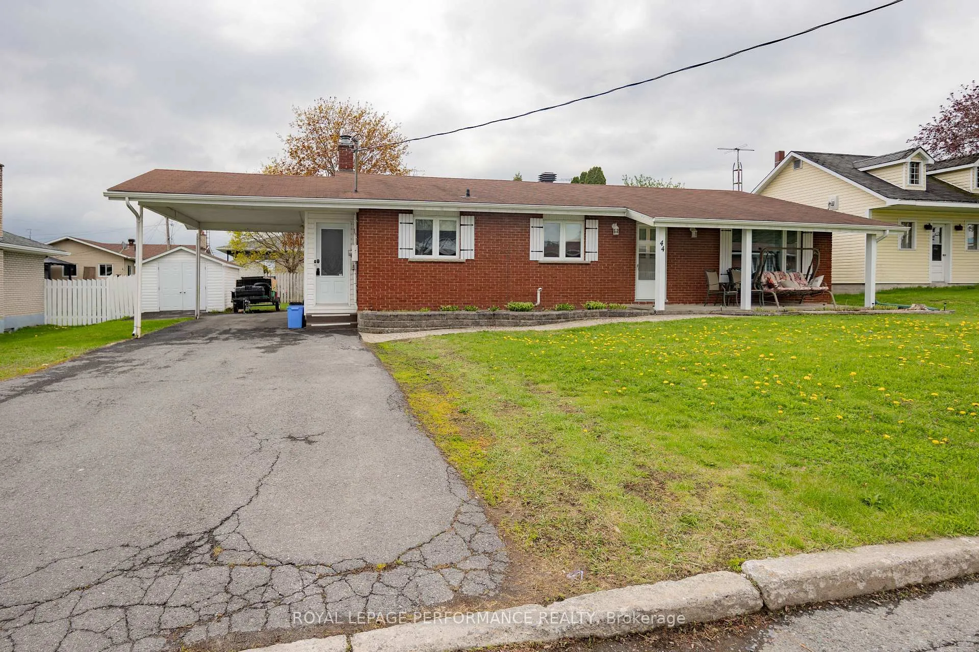 Photo of 44 Victoria Street W