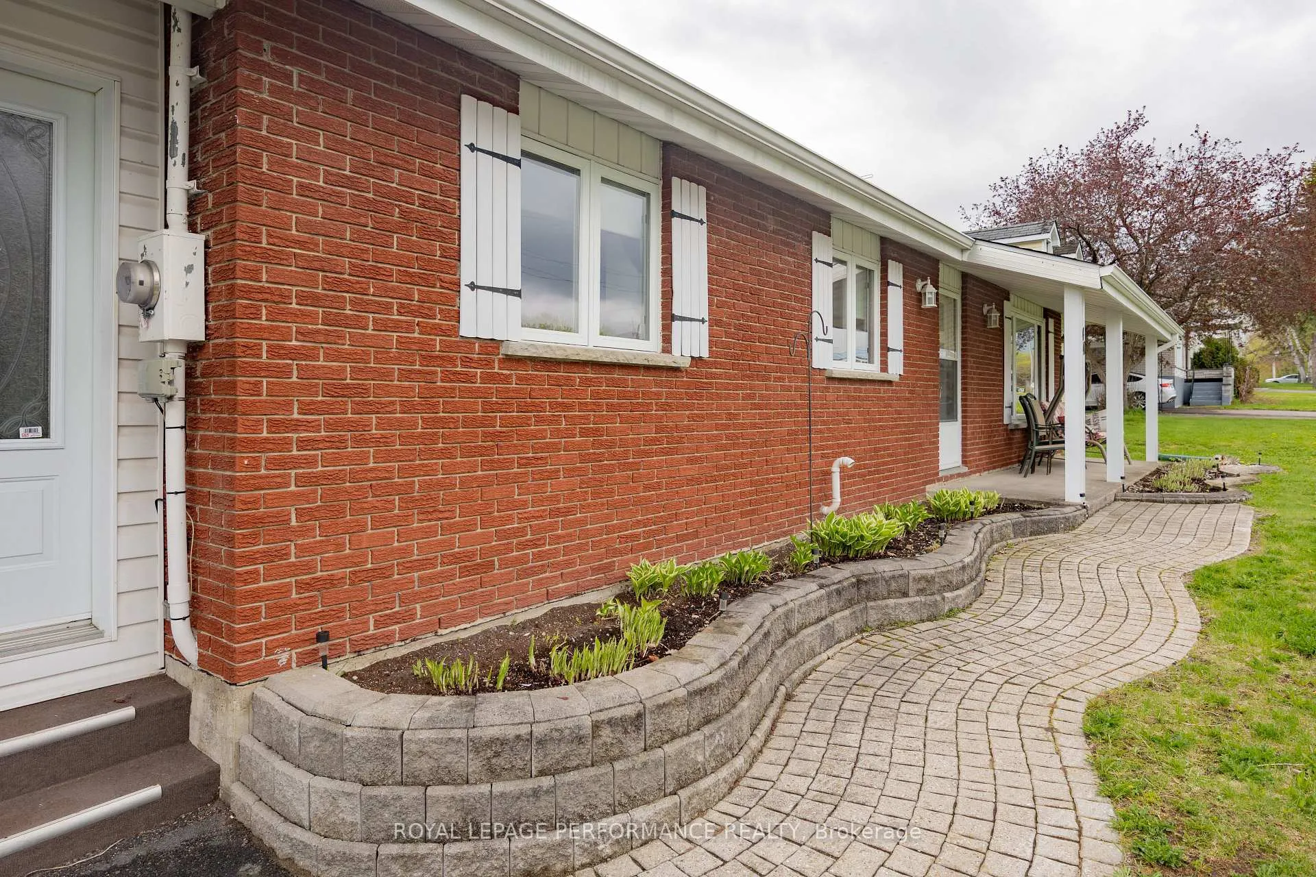 Photo 4 of 44 Victoria Street W, North Glengarry, Alexandria — HOMEH
