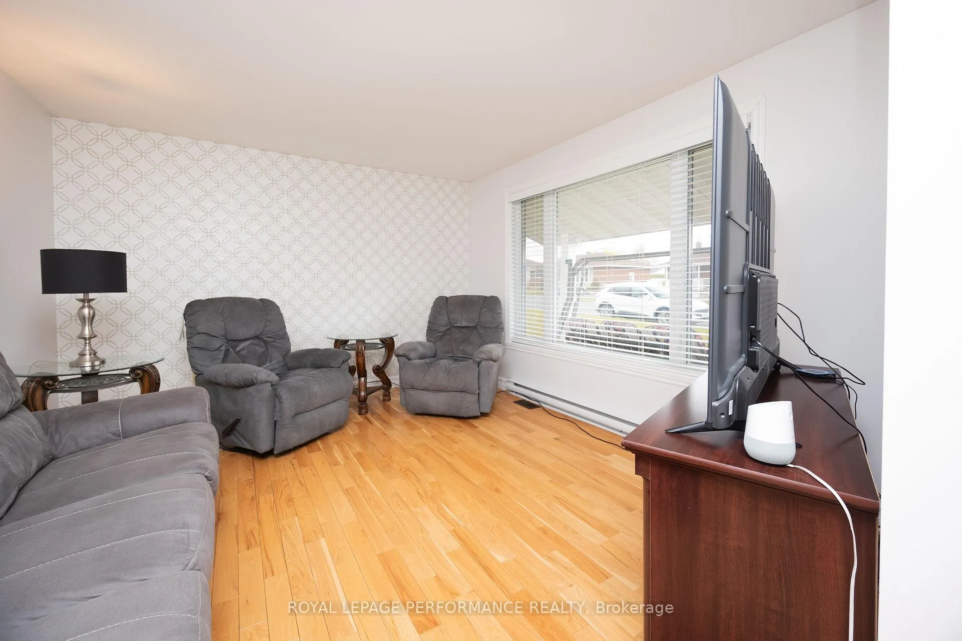 Photo 9 of 44 Victoria Street W, North Glengarry, Alexandria — HOMEH