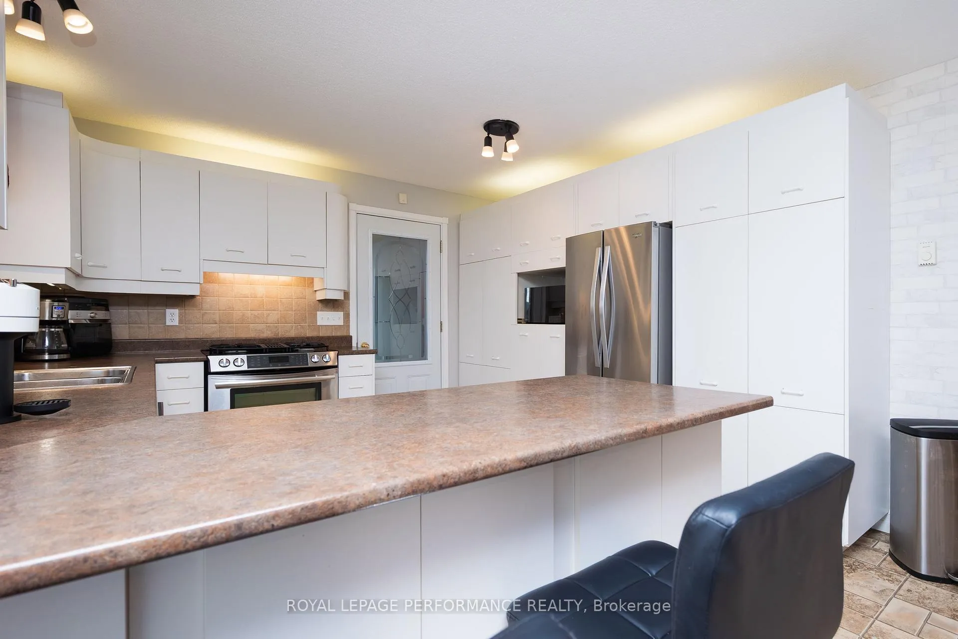 Photo 11 of 44 Victoria Street W, North Glengarry, Alexandria — HOMEH