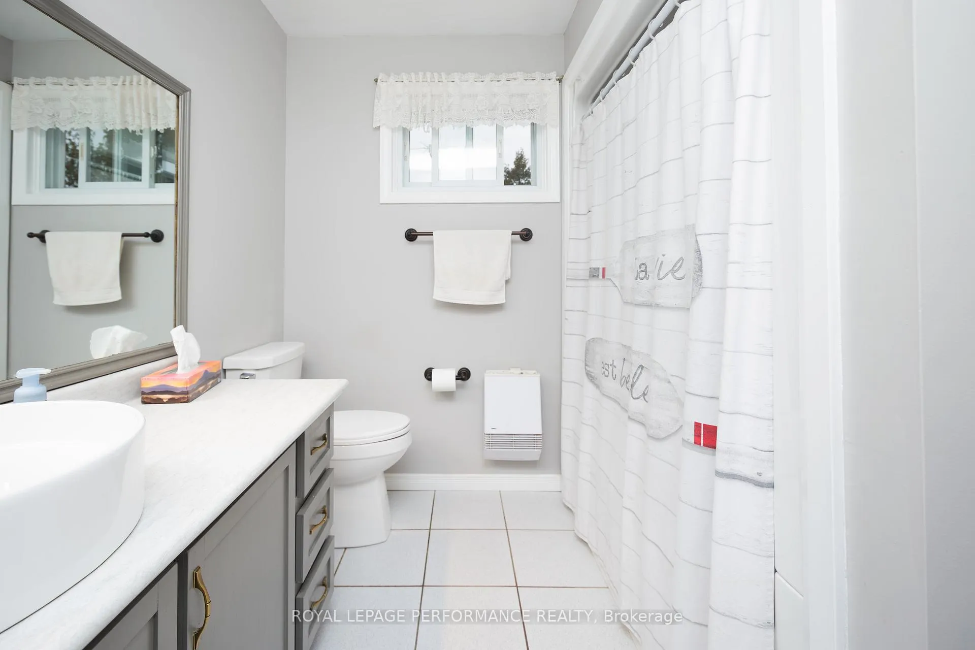 Photo 17 of 44 Victoria Street W, North Glengarry, Alexandria — HOMEH
