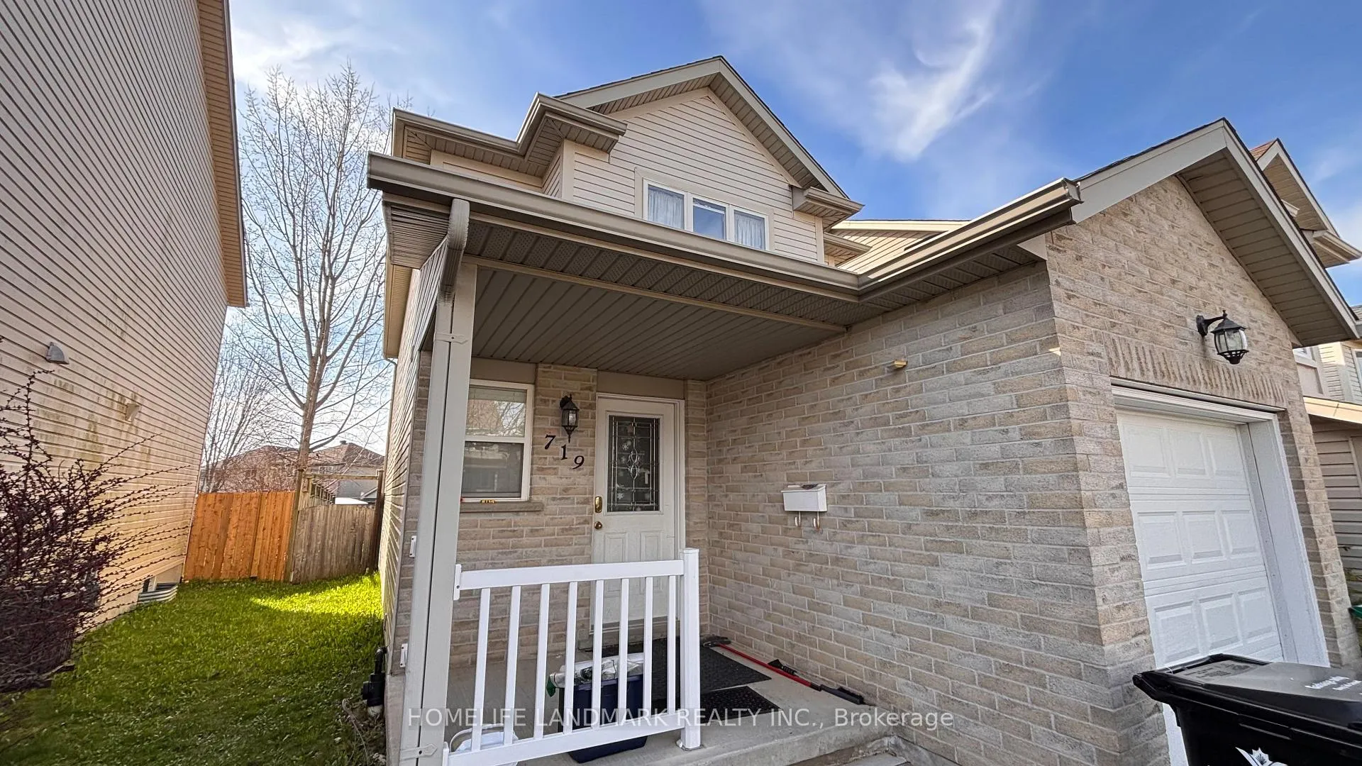 Photo 2 of 719 Paris Boulevard, Waterloo, Clair Hills — HOMEH
