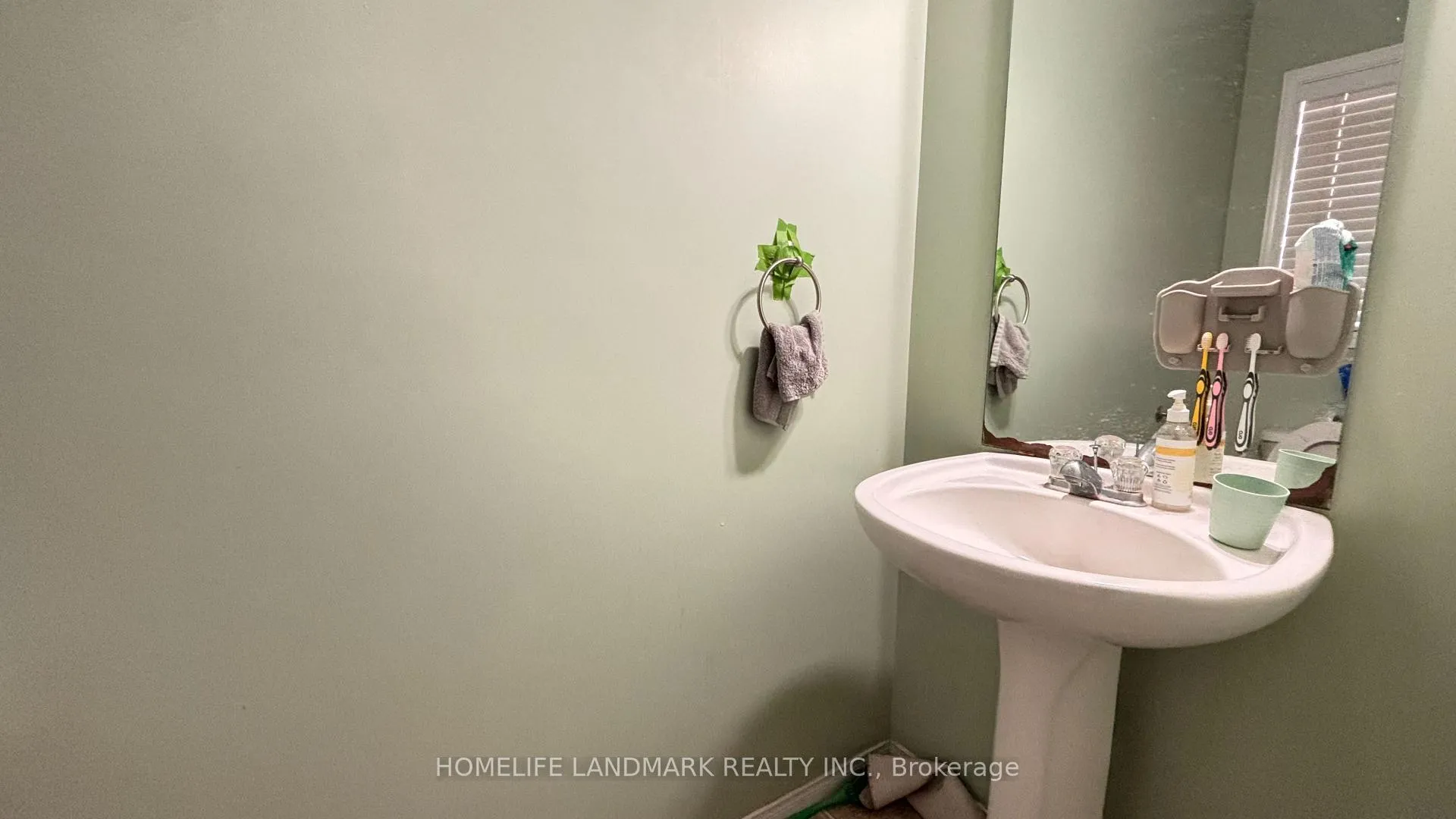 Photo 4 of 719 Paris Boulevard, Waterloo, Clair Hills — HOMEH