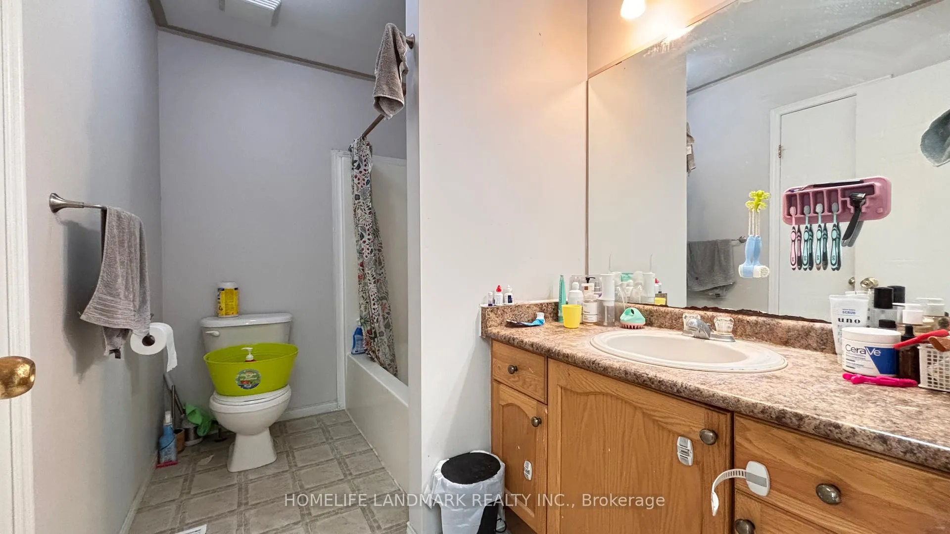 Photo 12 of 719 Paris Boulevard, Waterloo, Clair Hills — HOMEH